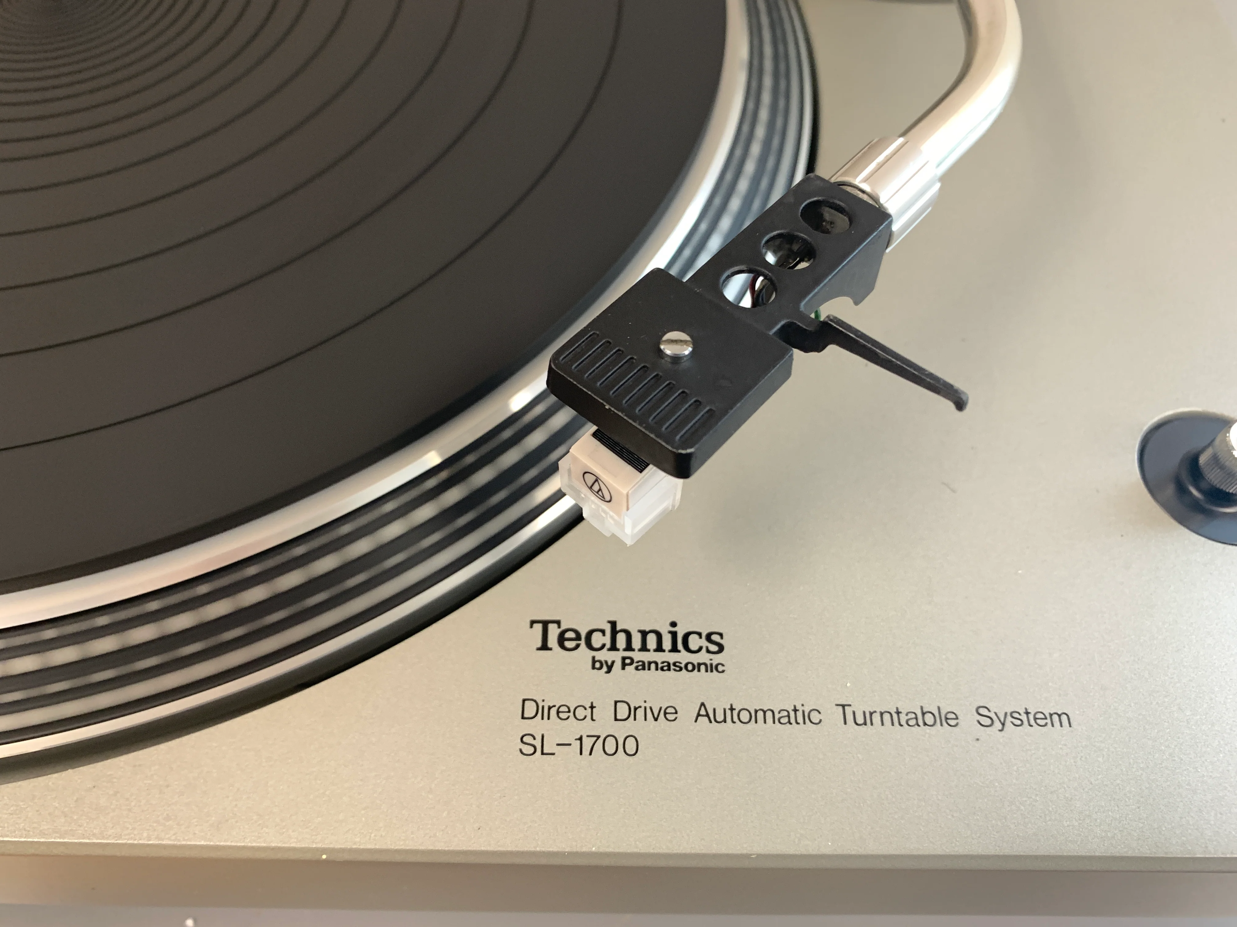 Technics SL-1700 Semi Automatic Direct Drive Turntable * New AT Cartridge - Image 4