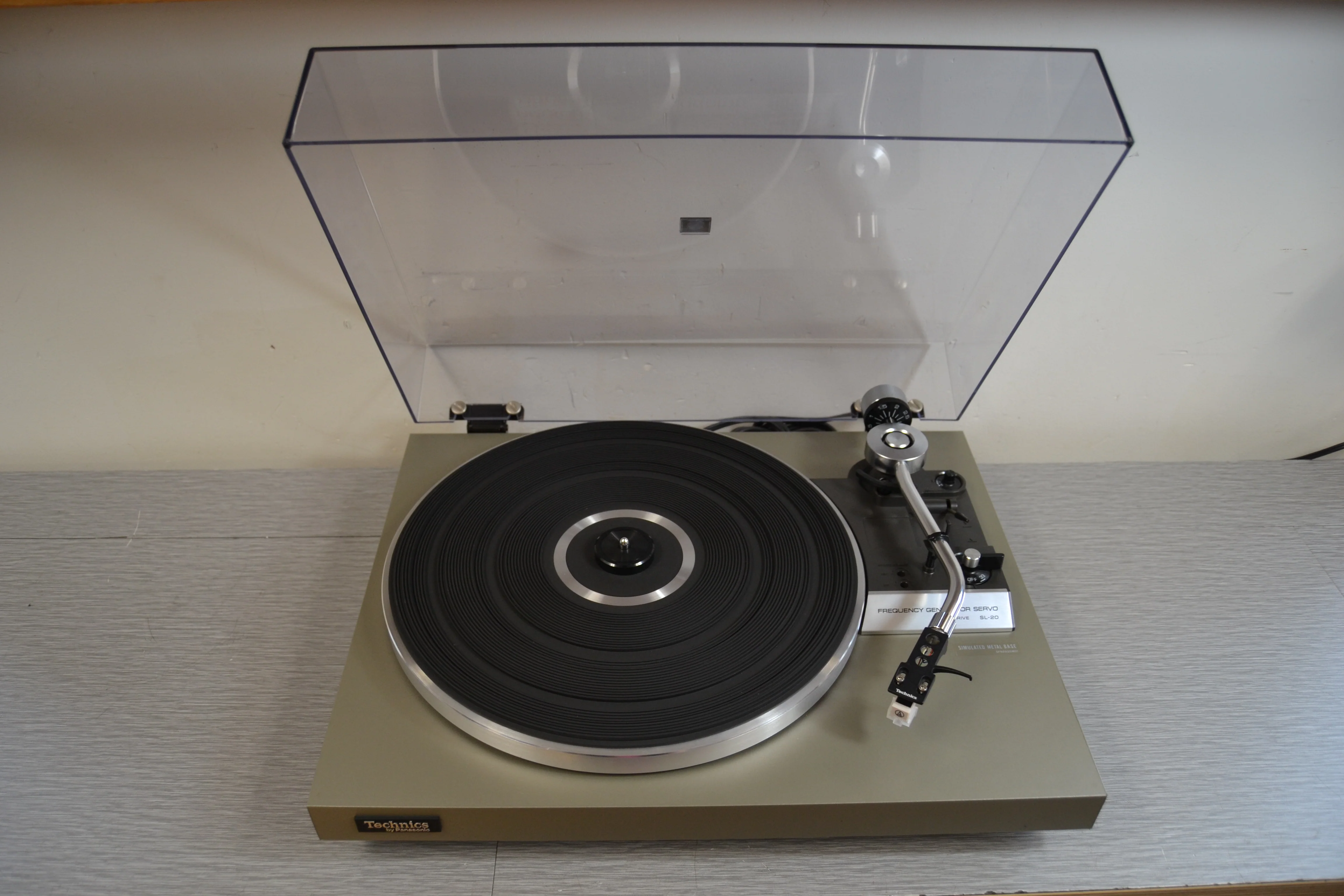 Technics SL-20 Belt Drive Turntable * NEW Audio Technica AT3600 Cartridge