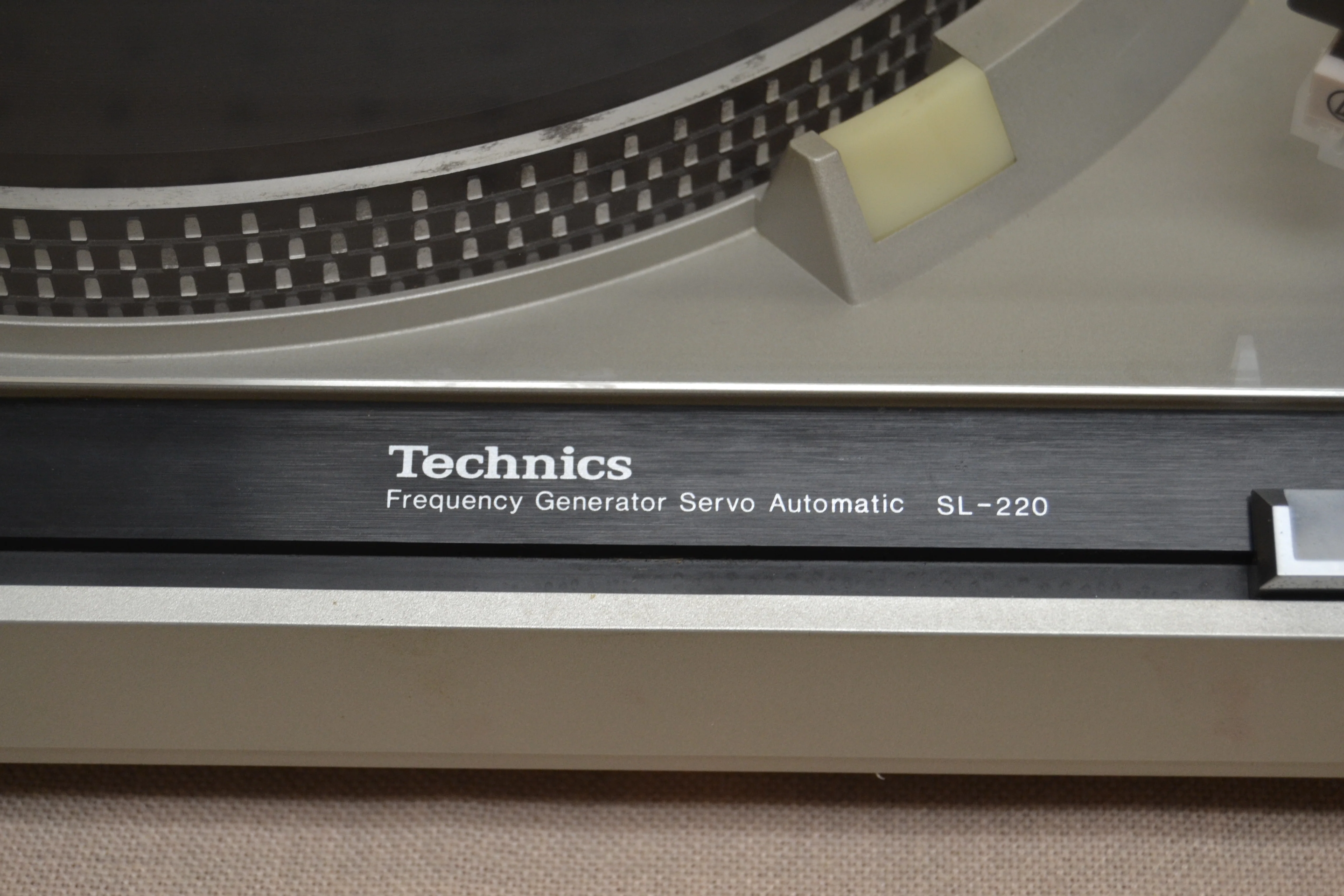 Technics SL-220 Belt Driven Turntable * NEW Audio Technica At3600 Cartridge * Box - Image 5