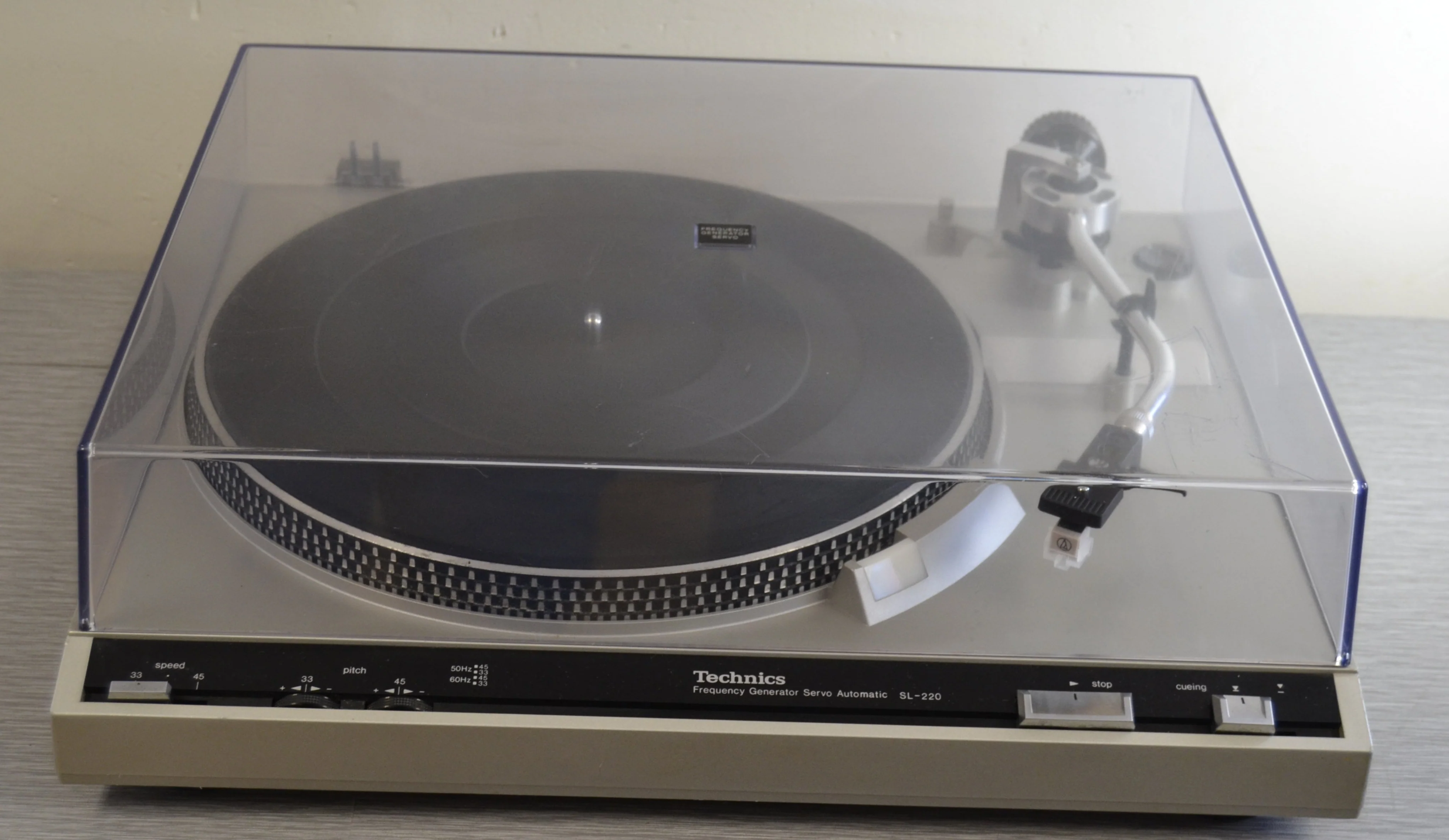 Technics SL-220 Turntable * NEW Audio Technica AT3600 Cartridge
