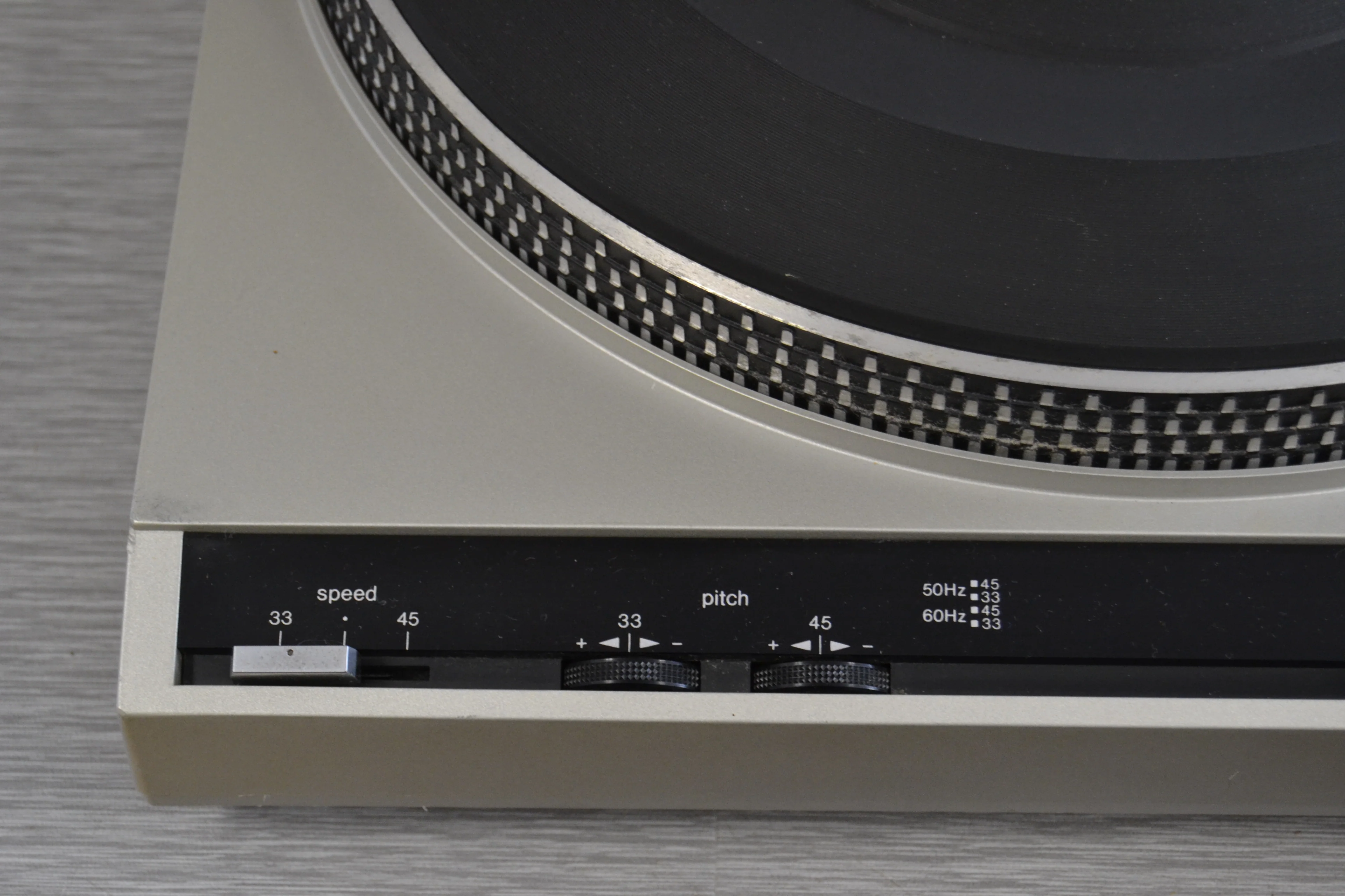 Technics SL-220 Turntable * NEW Audio Technica AT3600 Cartridge - Image 3