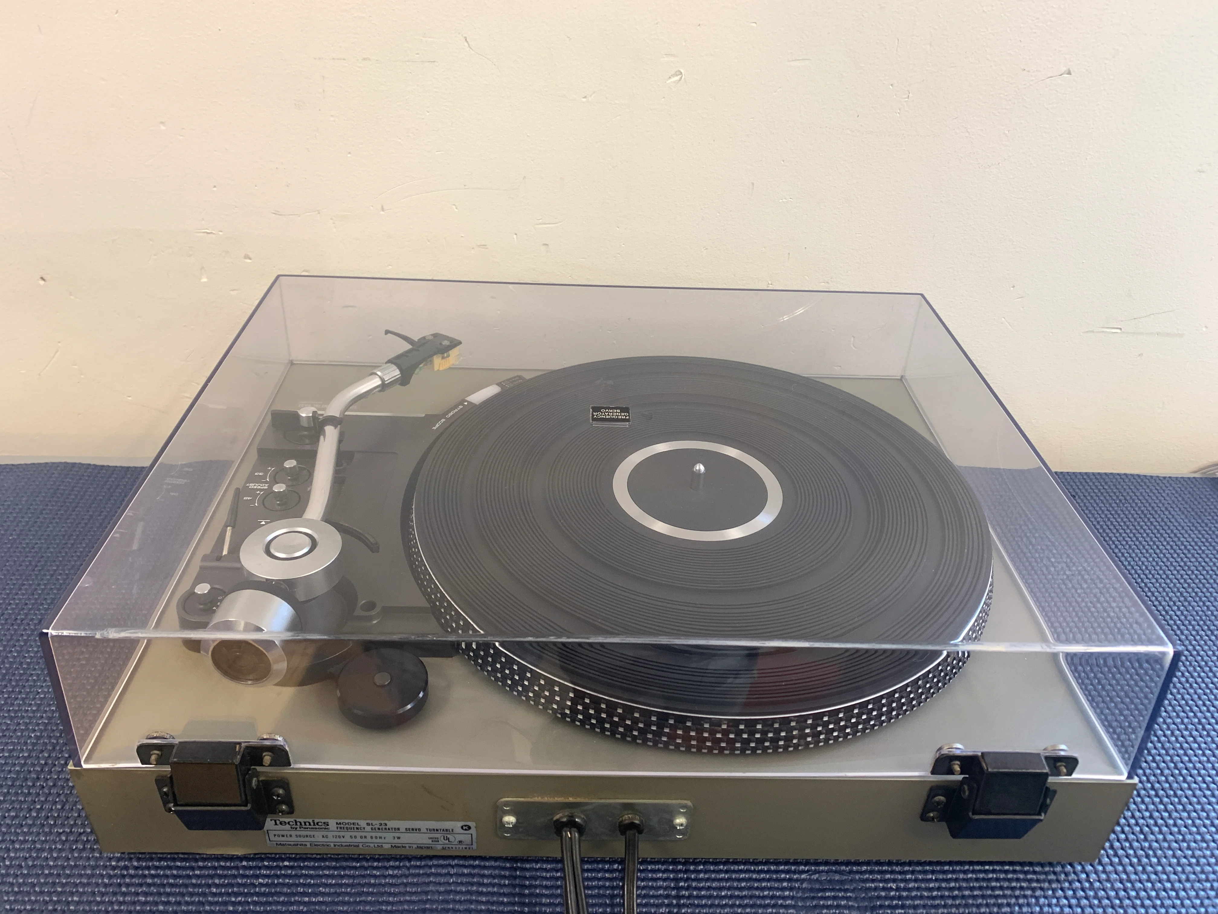 Technics SL-23 Belt Drive Turntable - Image 14