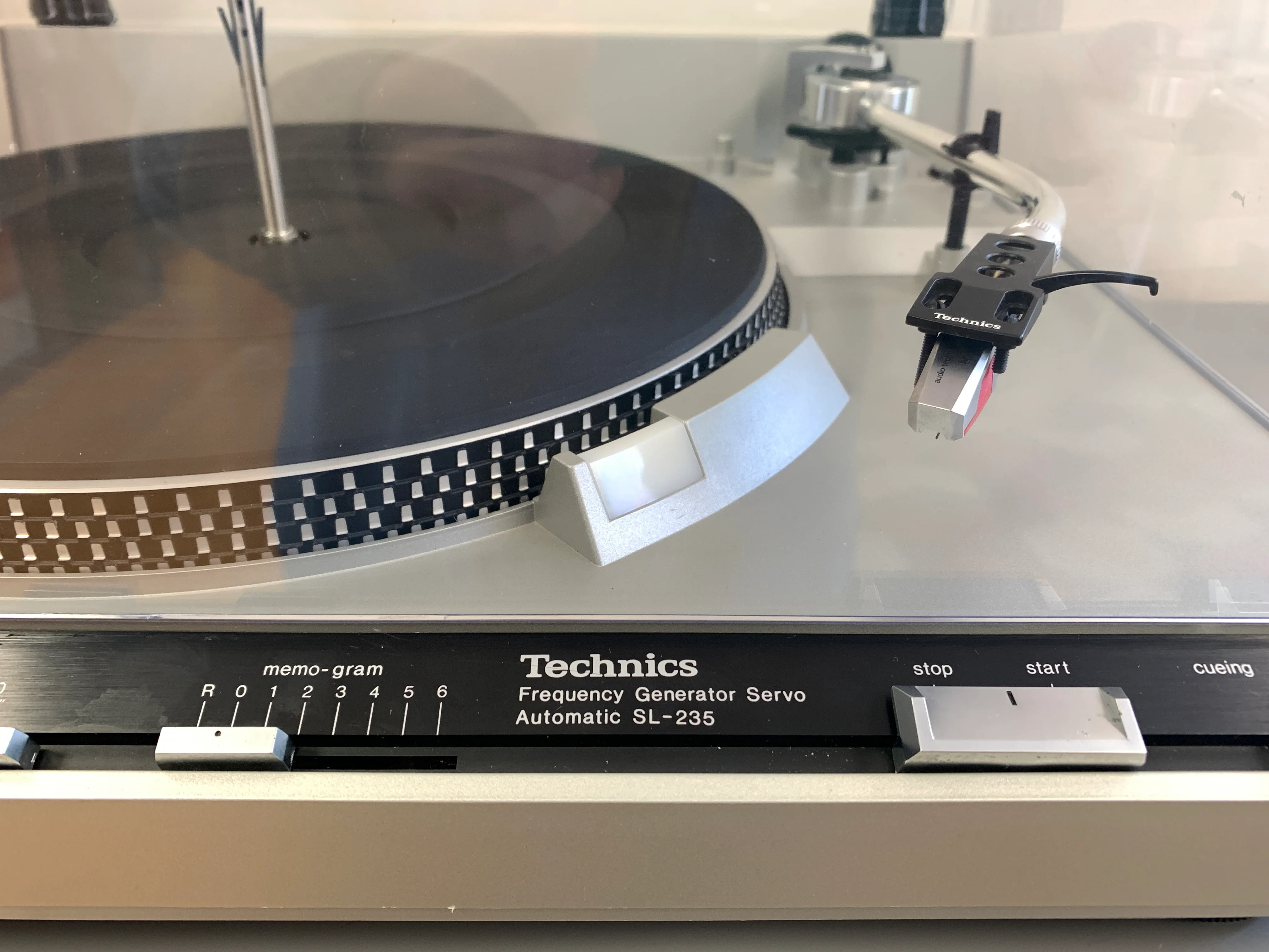 Technics SL-235 Turntable - Image 2