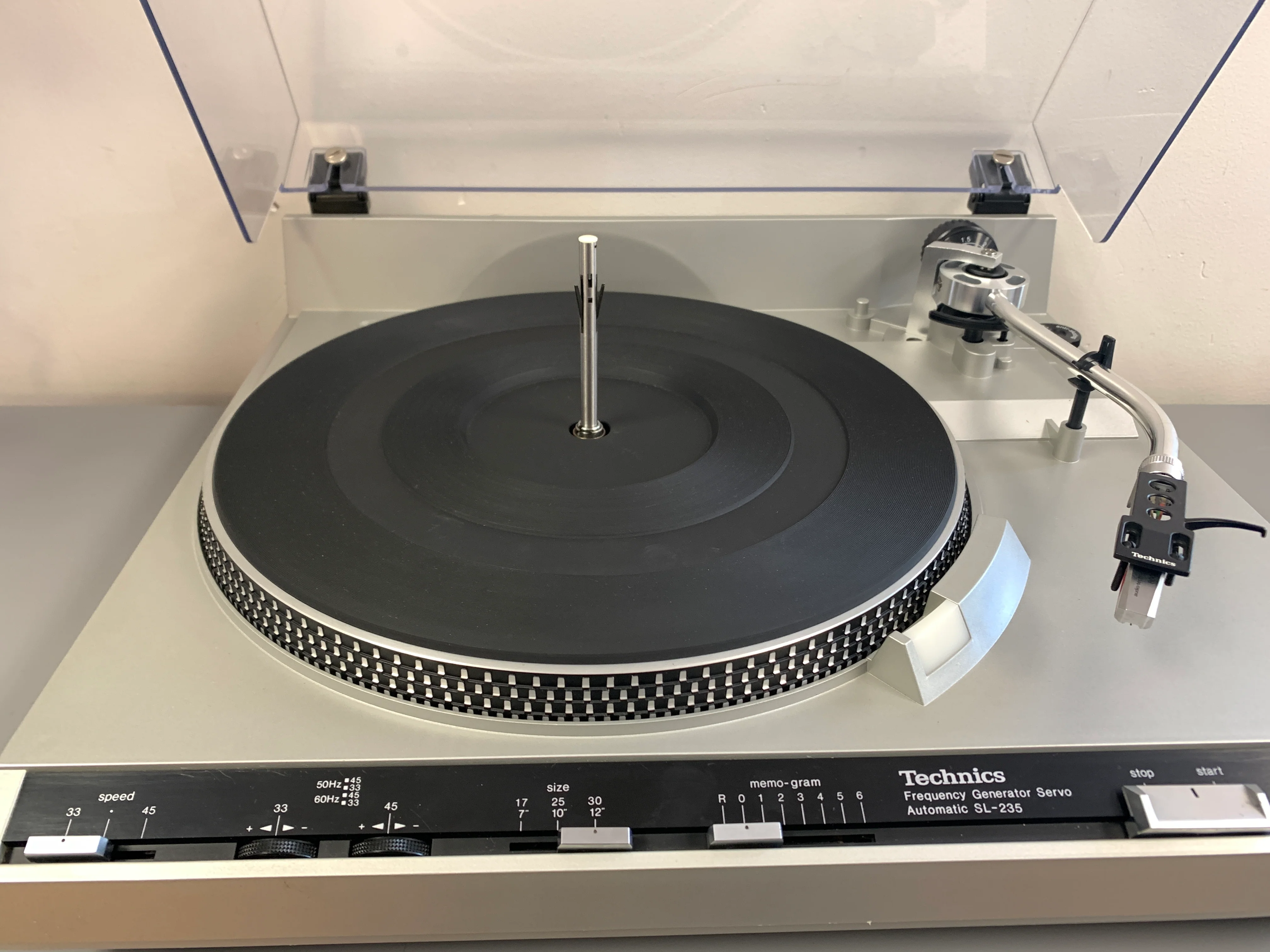 Technics SL-235 Turntable - Image 3