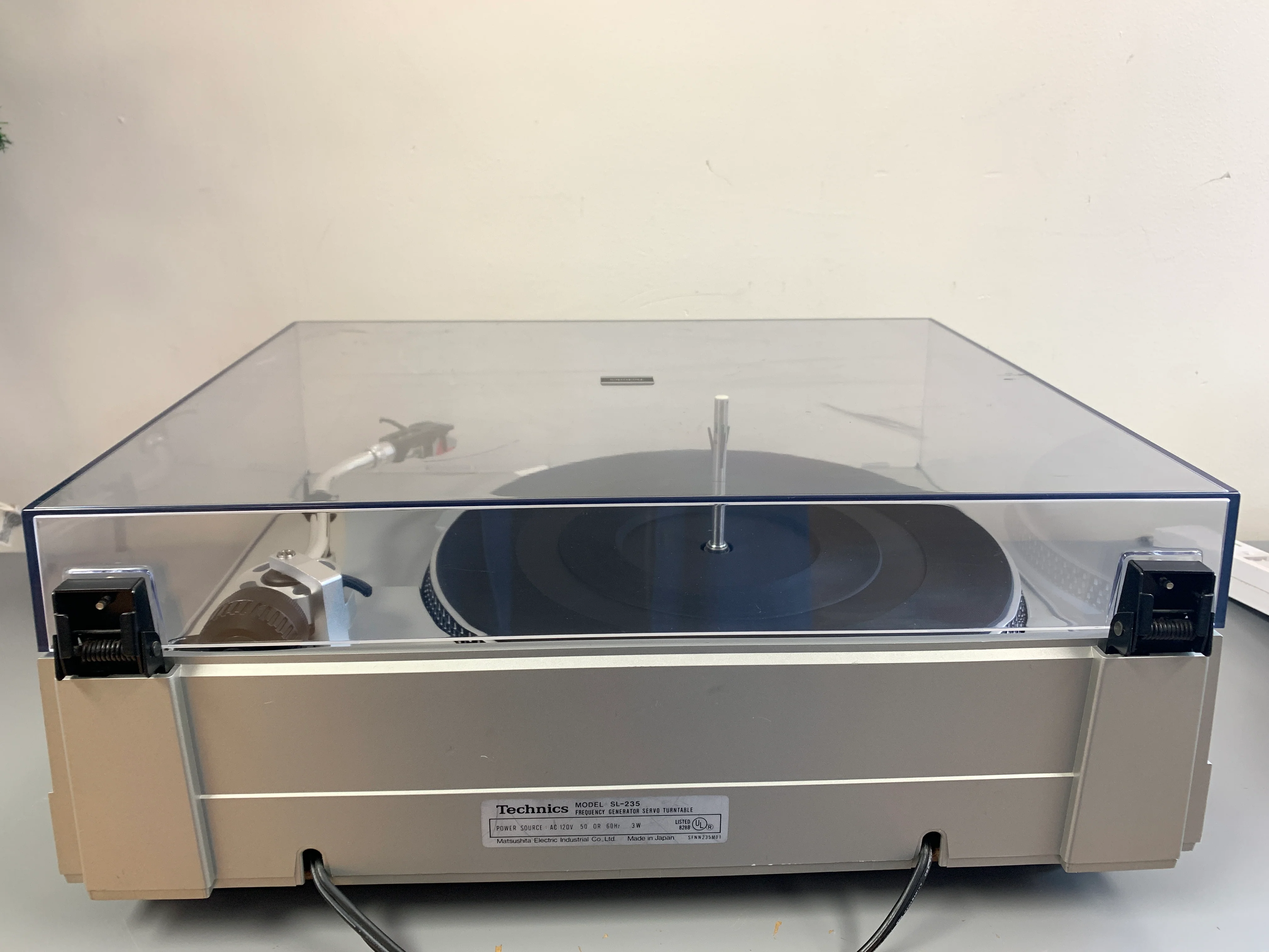 Technics SL-235 Turntable - Image 8