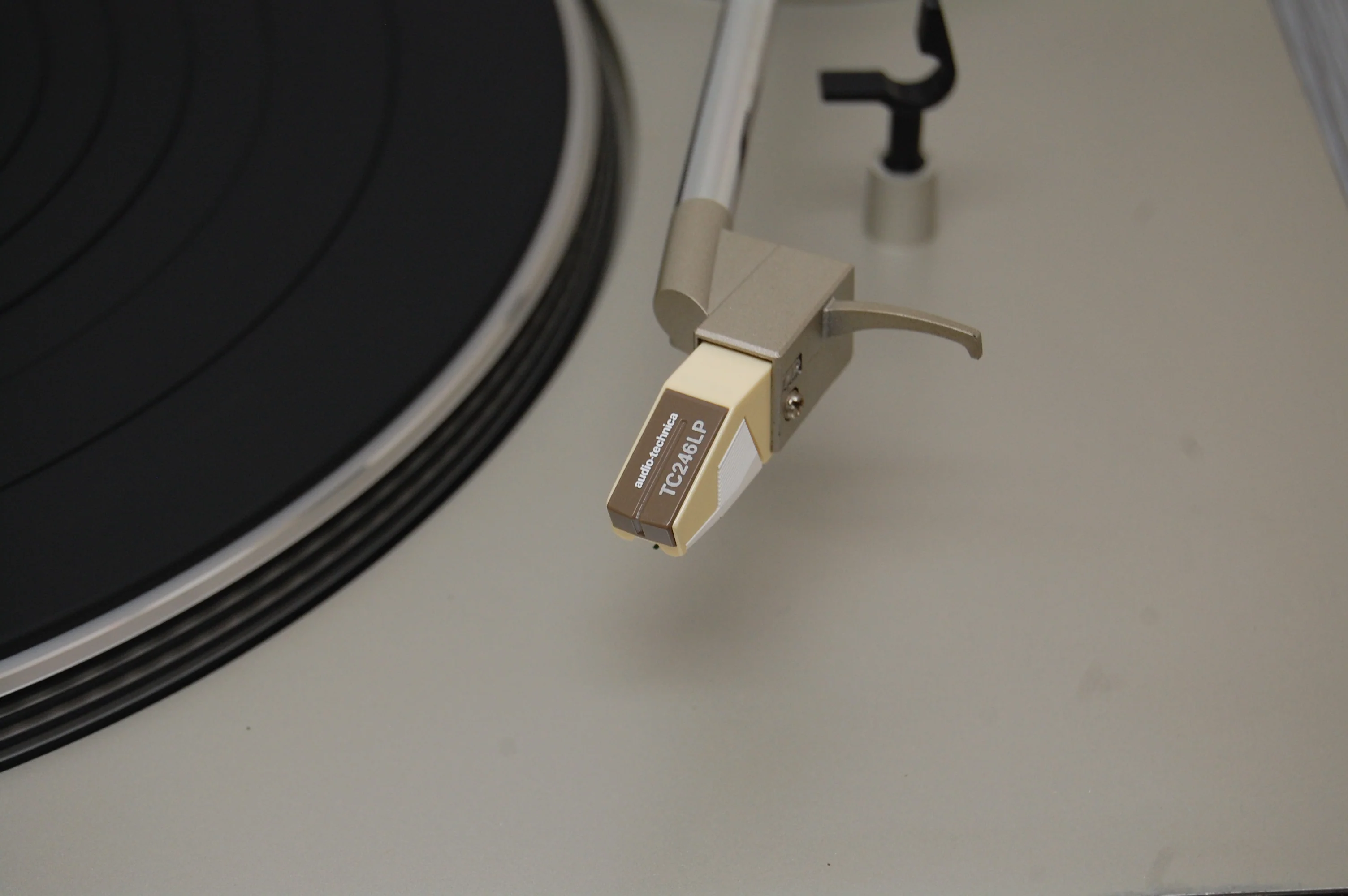 Technics SL-B200 Semi-Automatic Turntable System - Image 8