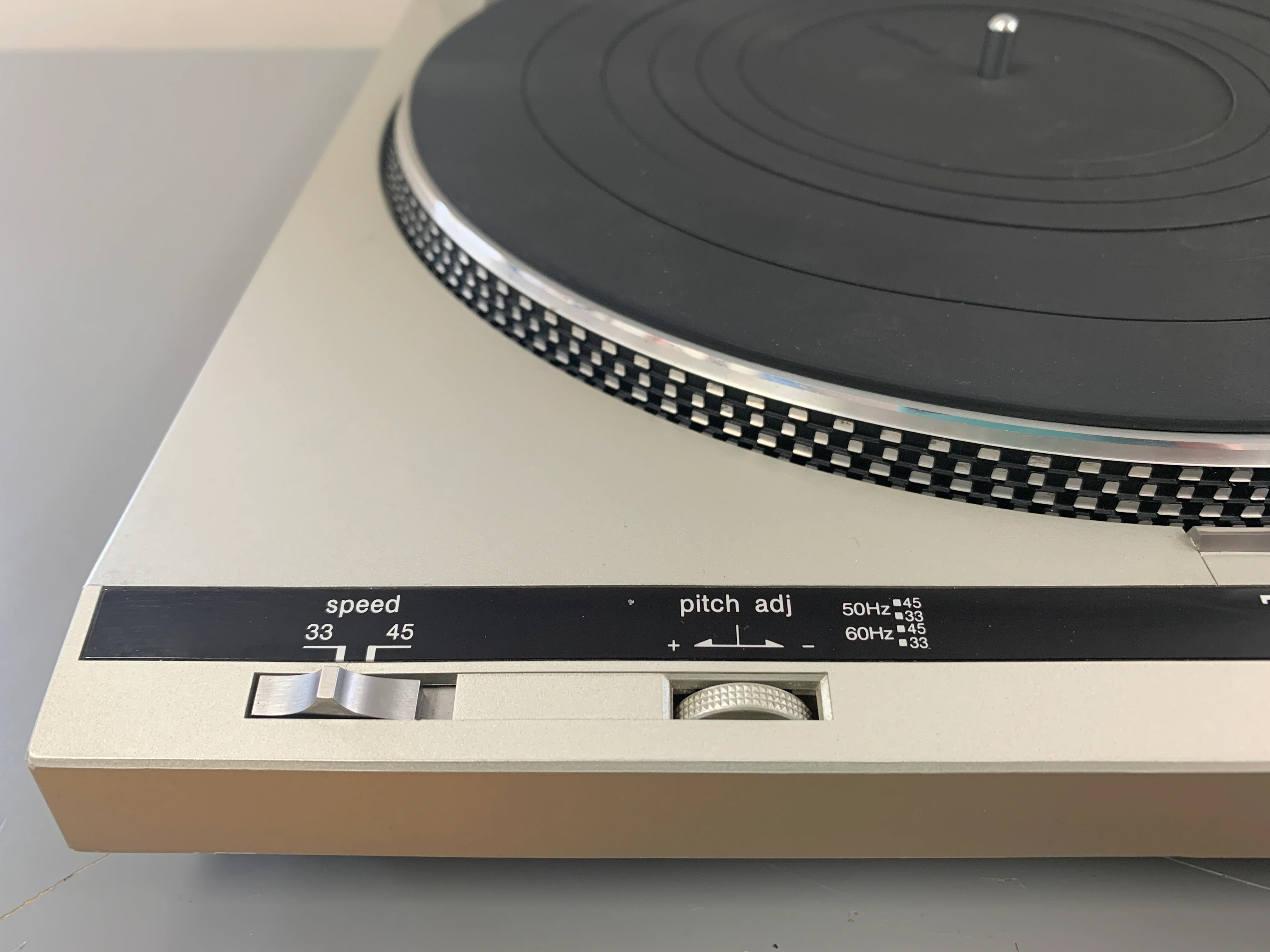 Technics SL-B200 Turntable - Image 3