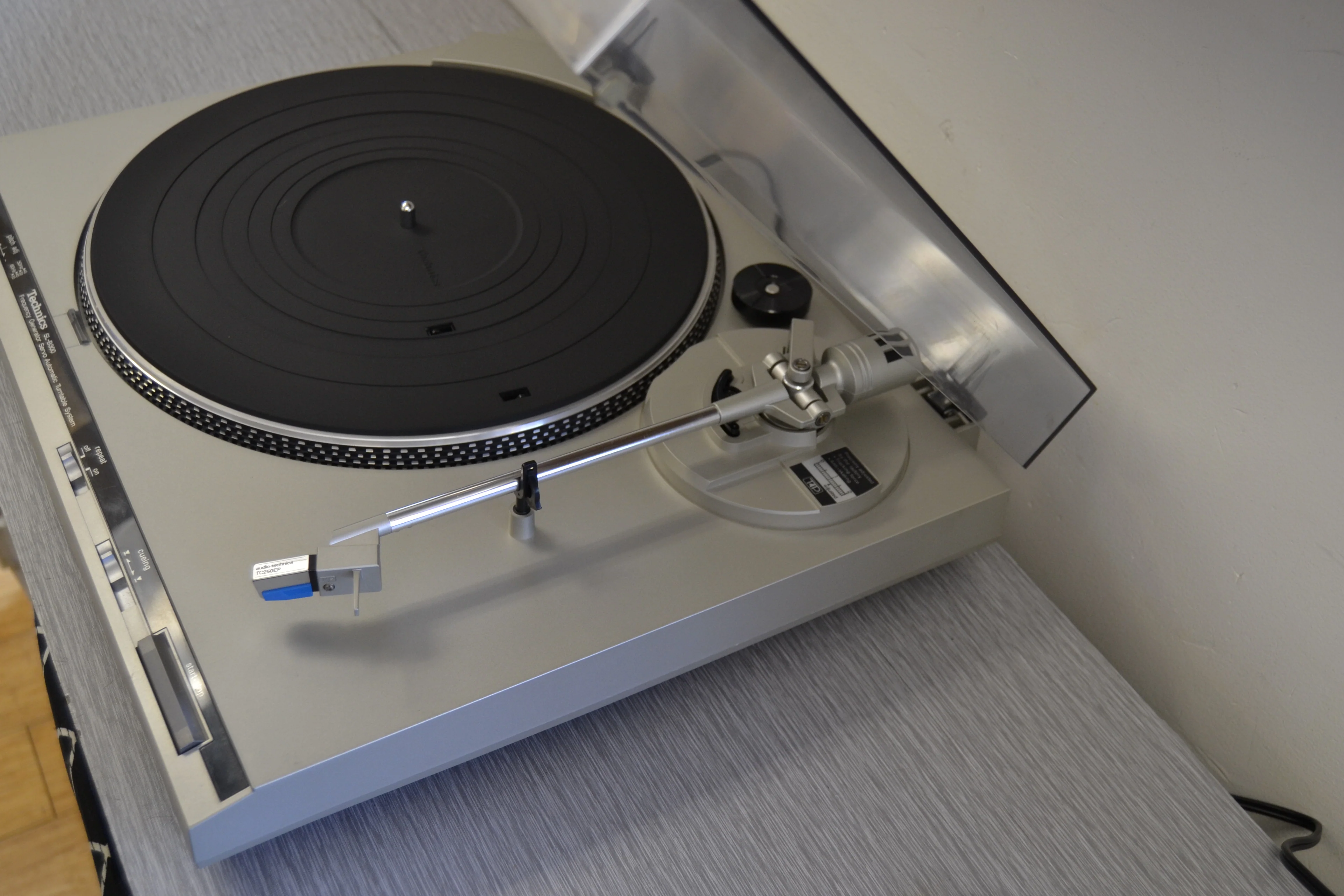 Technics SL-B300 Turntable - Image 7