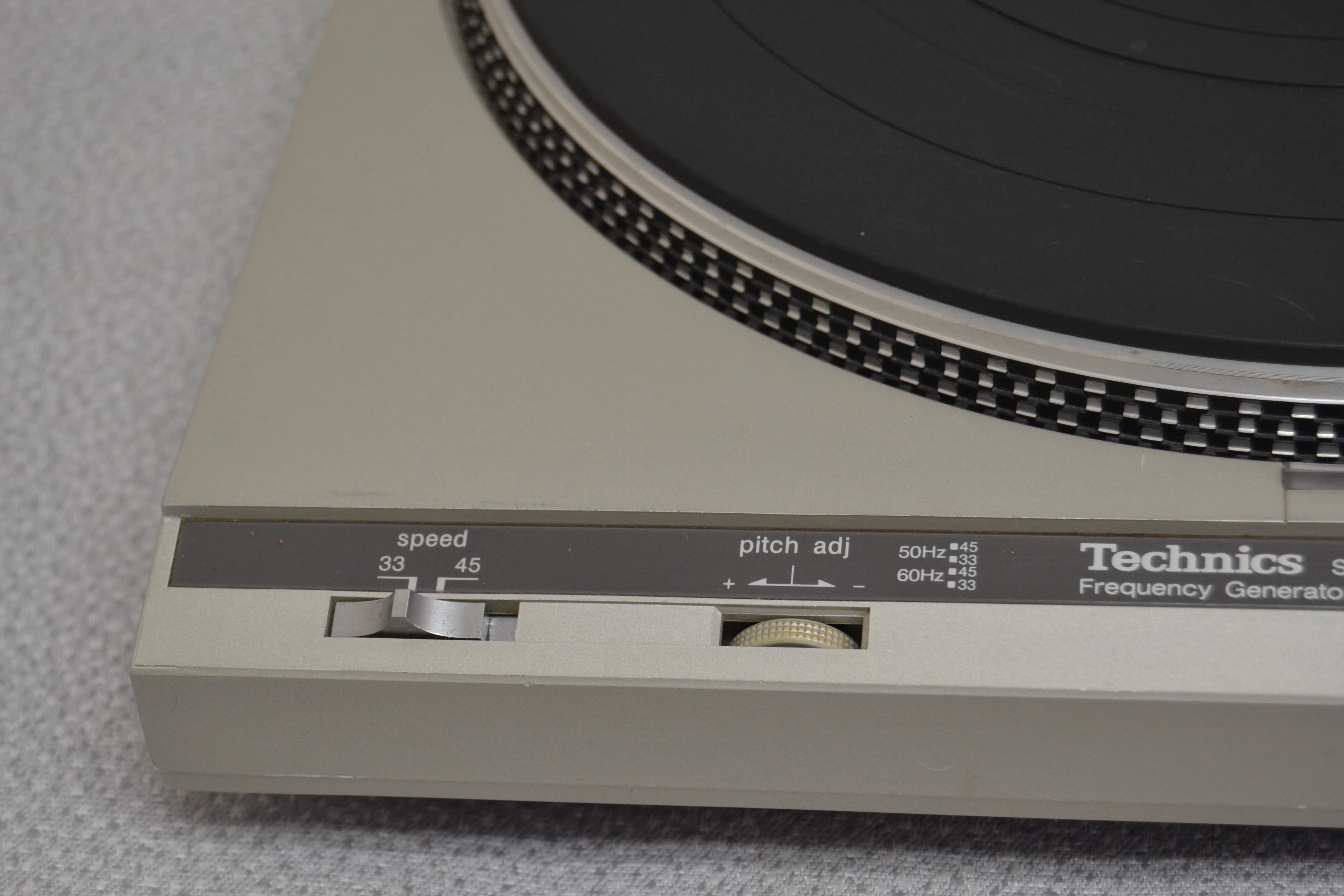 Technics SL-B350 Belt Drive Fully Automatic Turntable - Image 3