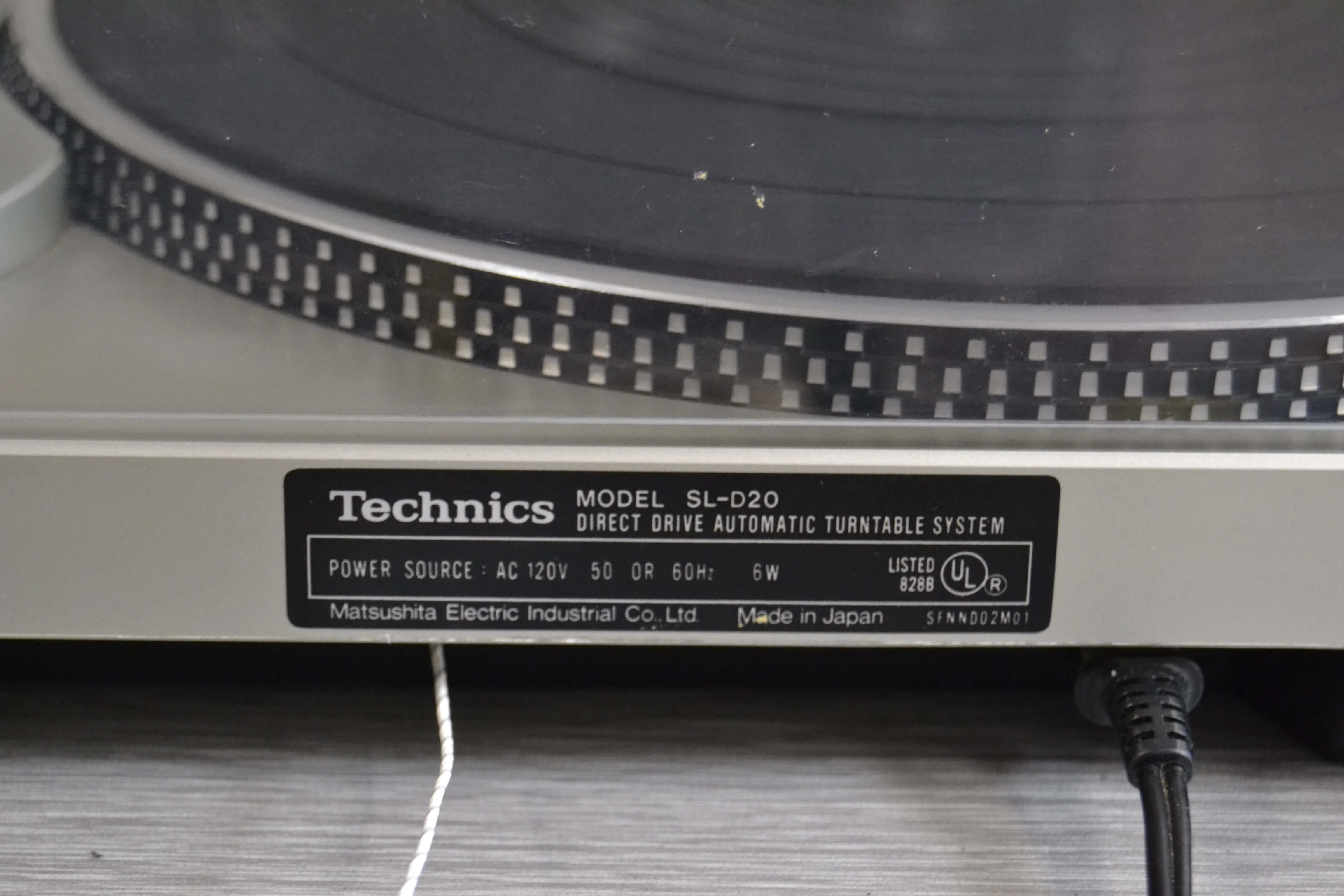 Technics SL-D20 Turntable - Image 11