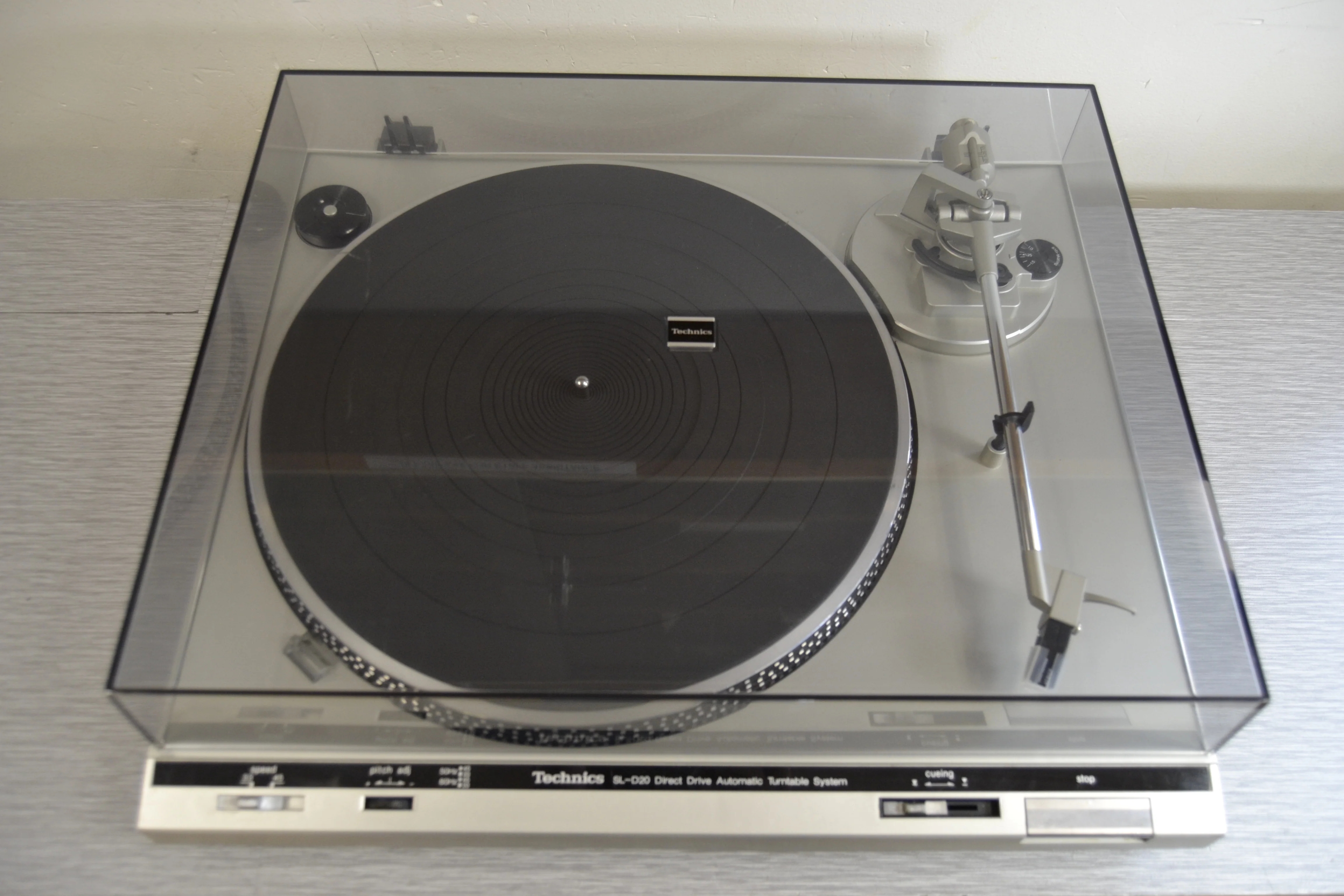 Technics SL-D20 Turntable - Image 9