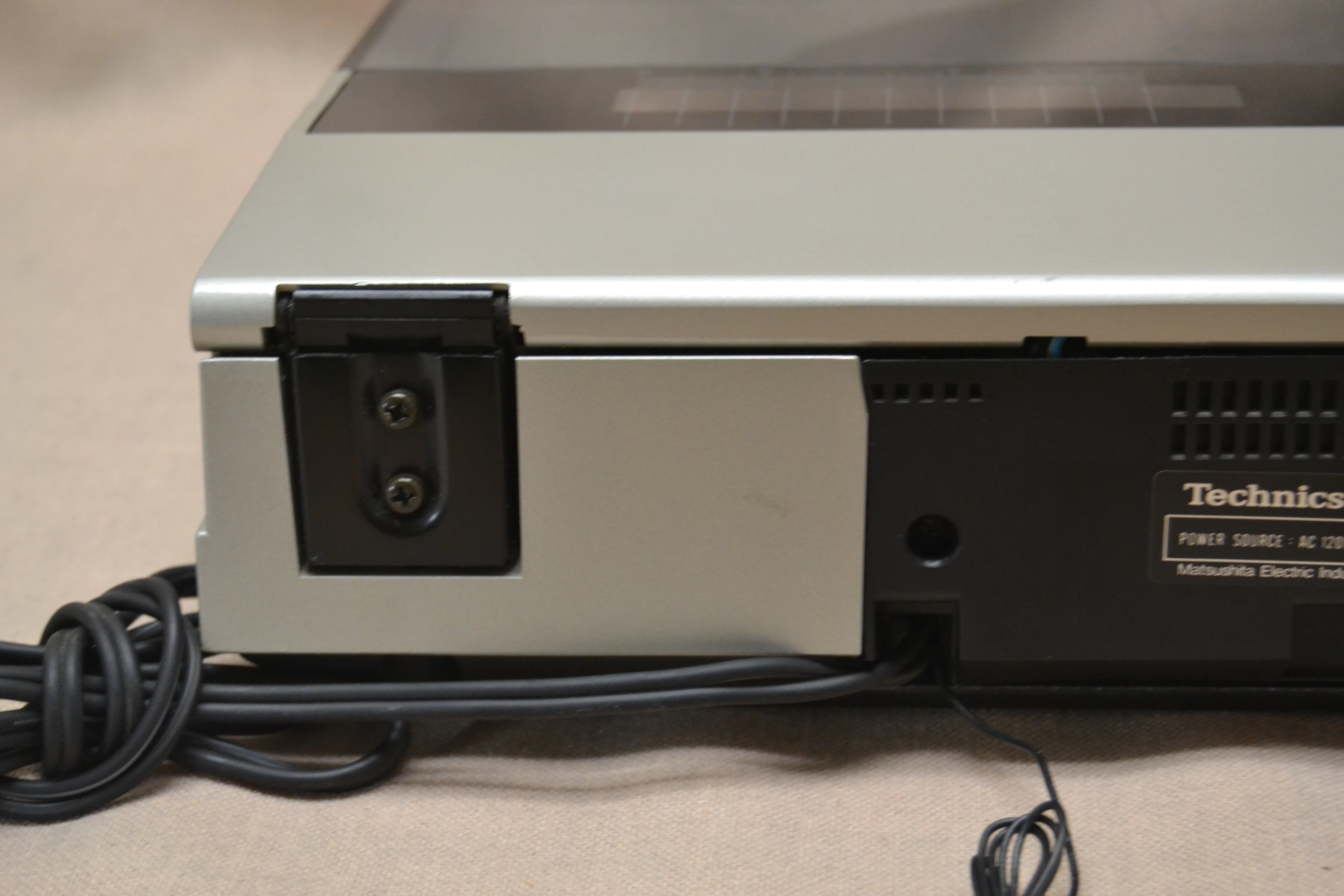 Technics SL-DL1 Direct-Drive Fully-Automatic Turntable System (1981-1982) - Image 13
