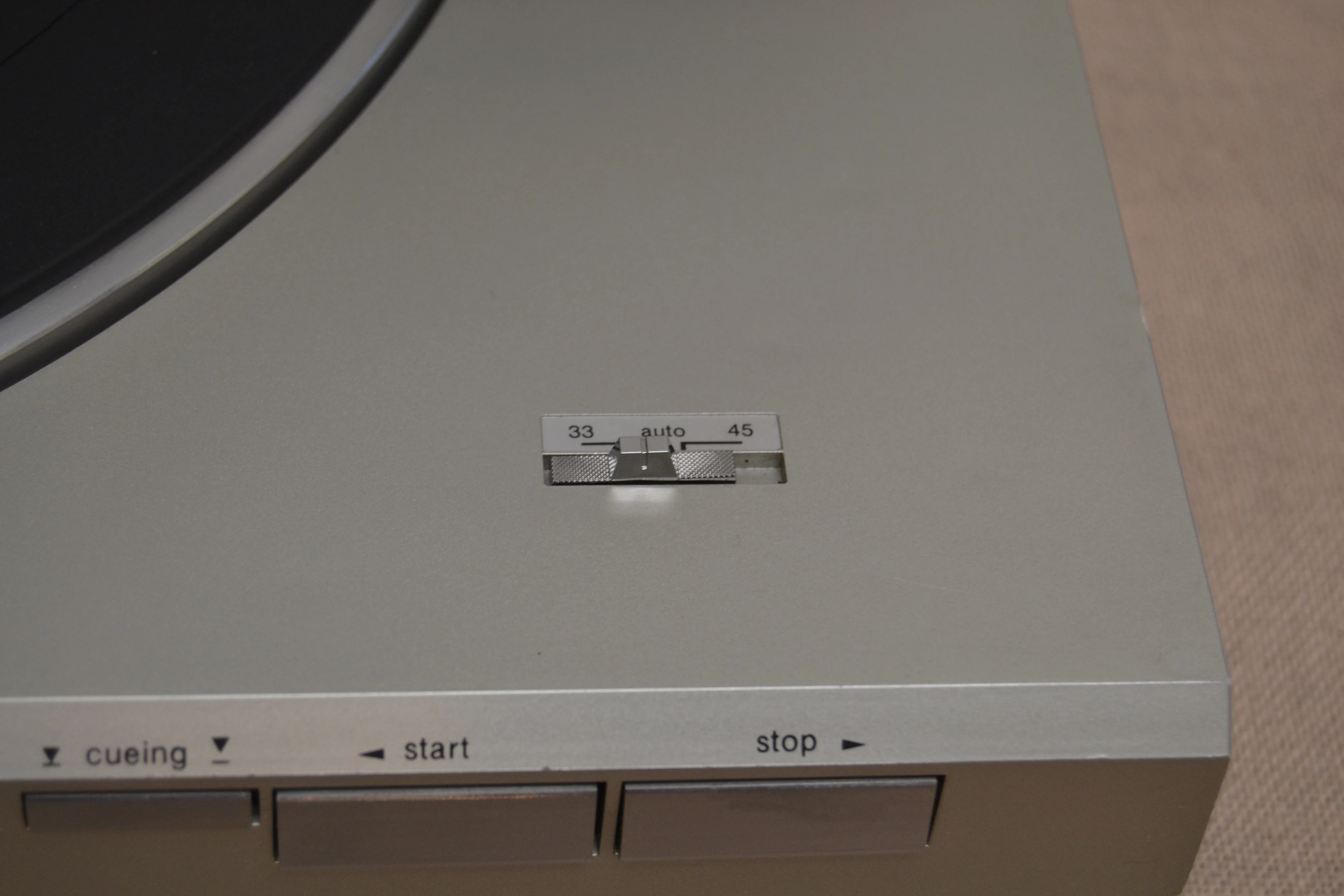 Technics SL-DL5 Direct-Drive Fully-Automatic Linear Tracking Turntable (1982-1984) - Image 10