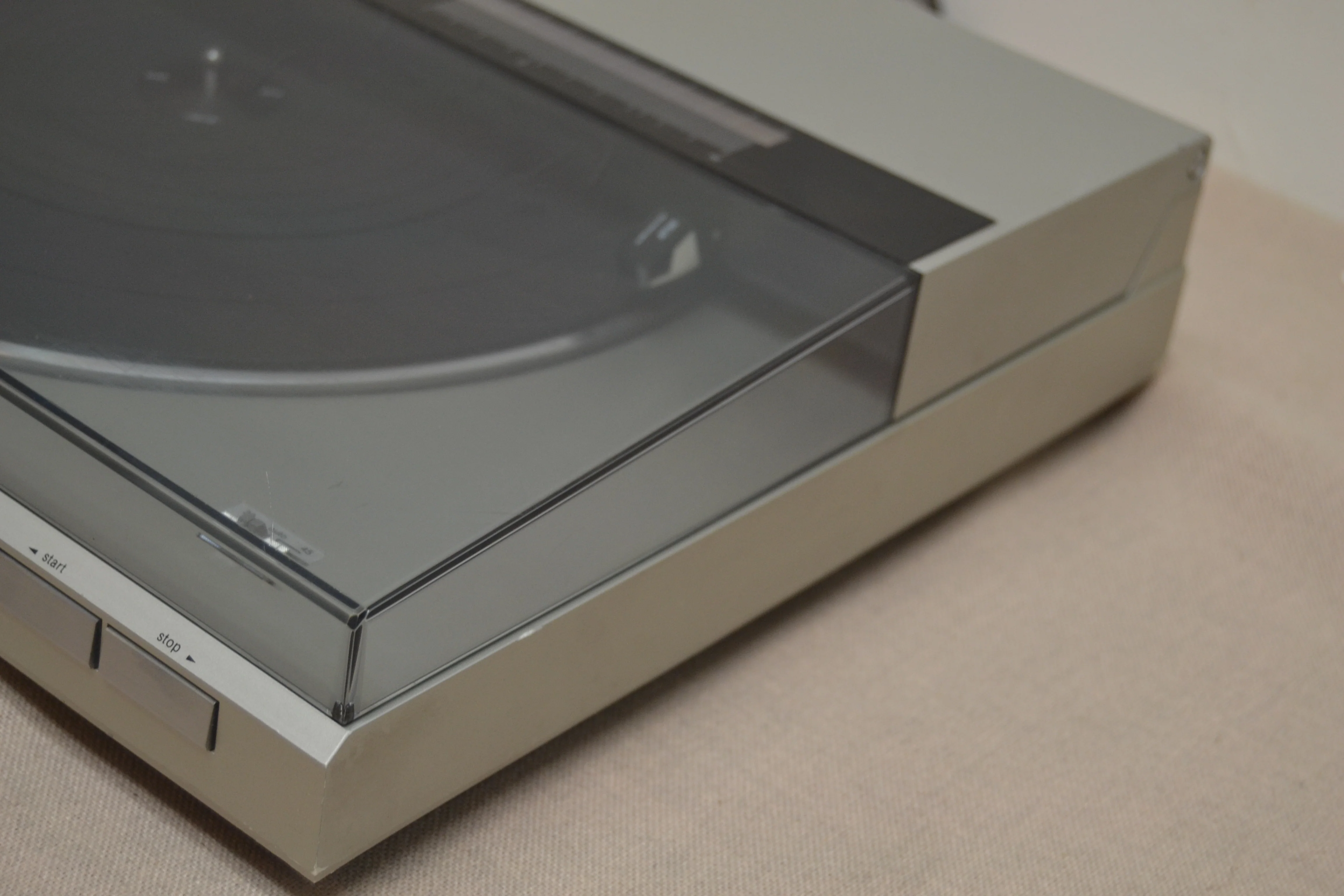 Technics SL-DL5 Direct-Drive Fully-Automatic Linear Tracking Turntable (1982-1984) - Image 12