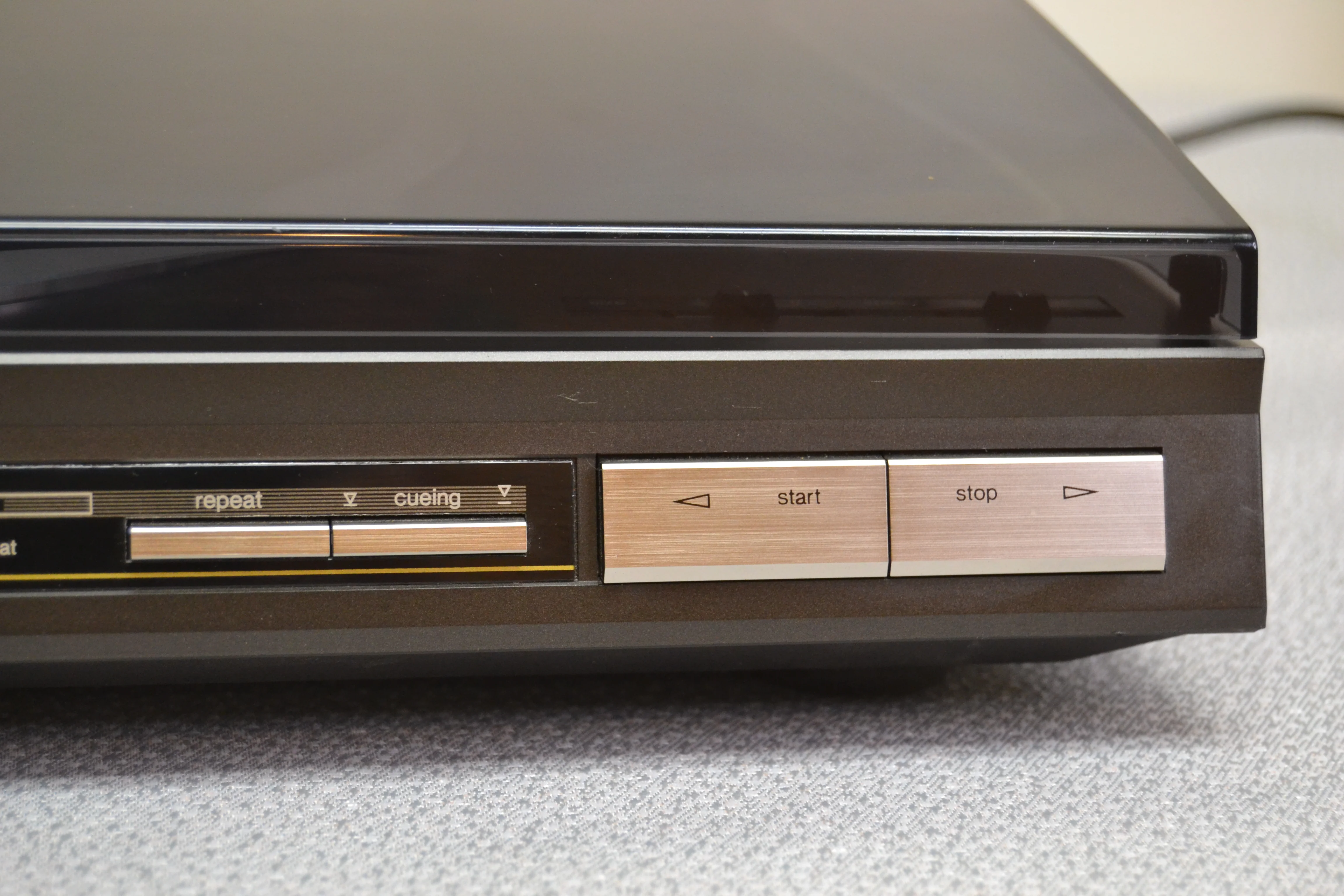 Technics SL-L25 Linear Tracking Turntable - Image 5