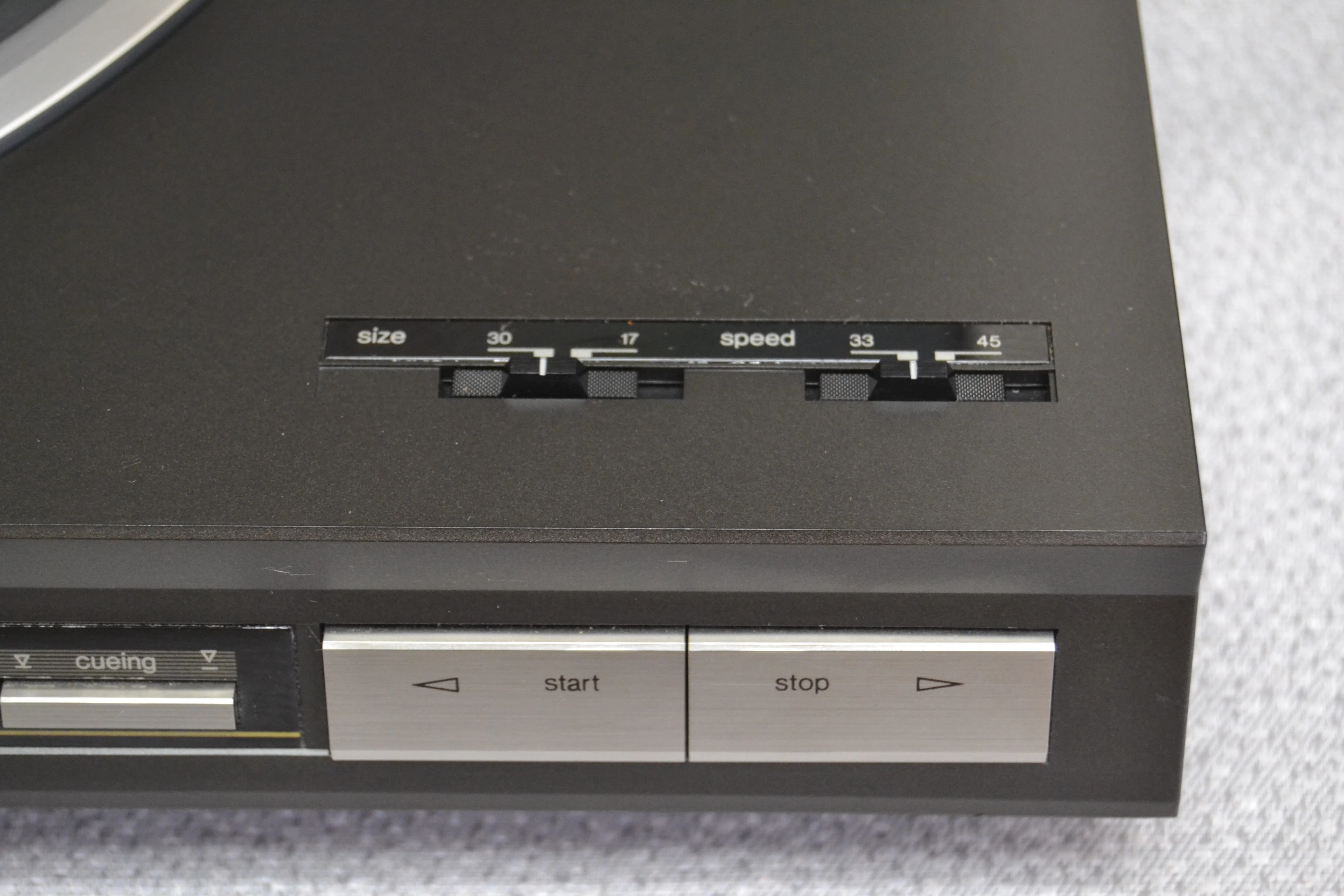 Technics SL-L25 Linear Tracking Turntable - Image 8
