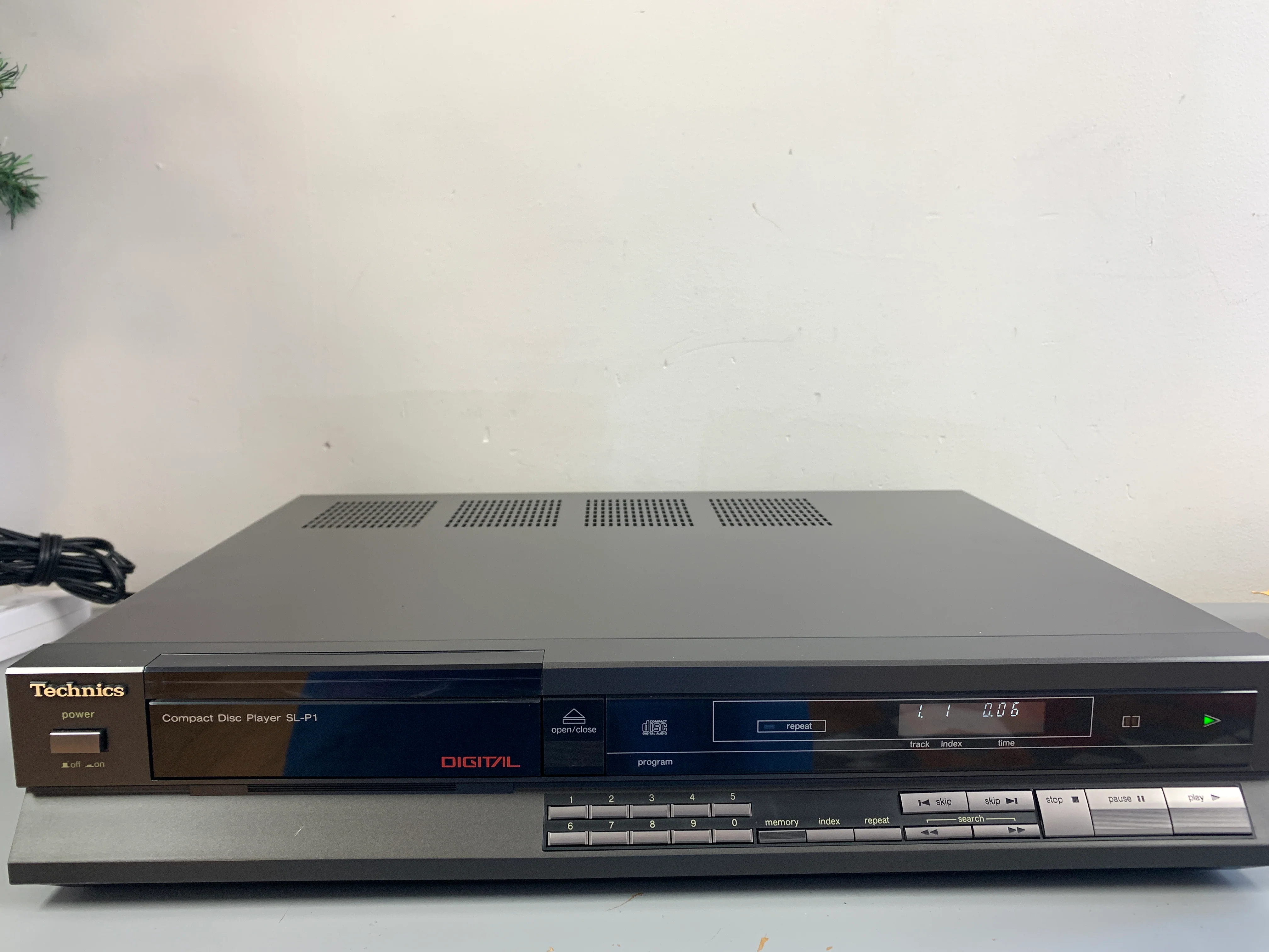 Technics SL-P1 CD Player