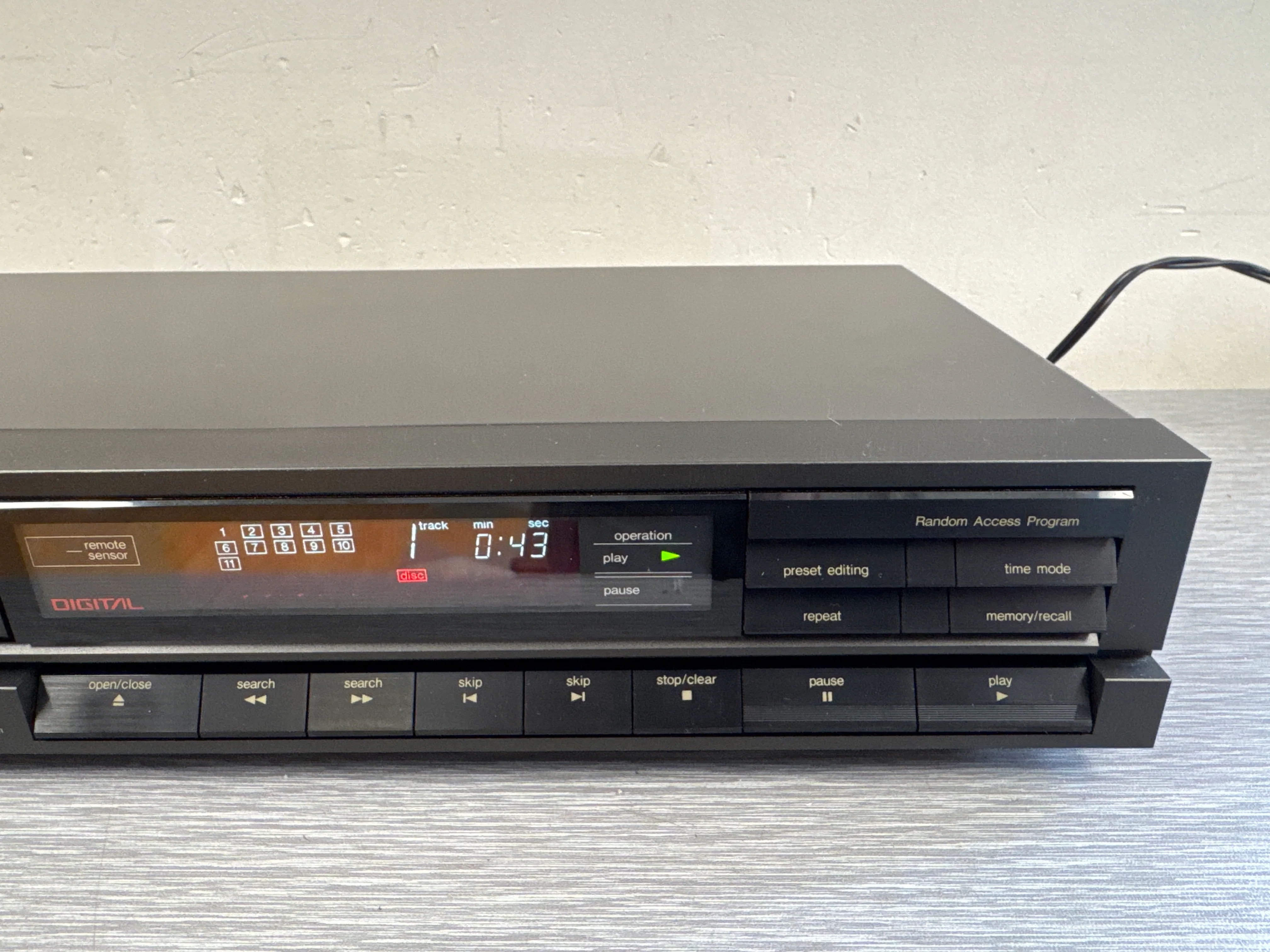 Technics SL-P220 Single CD Player - Image 4