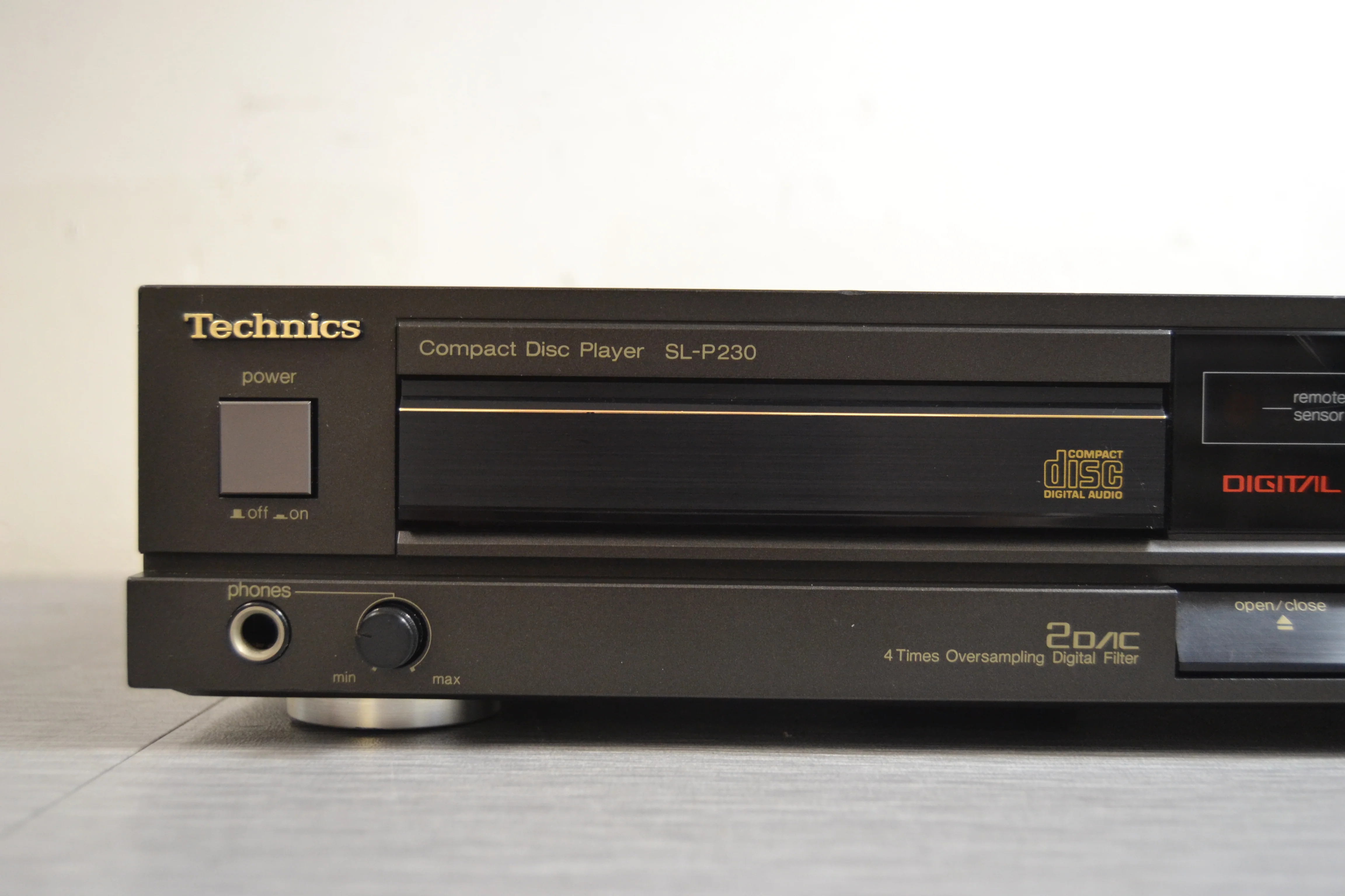 Technics SL-P230 Single CD Player * Remote Control - Image 2