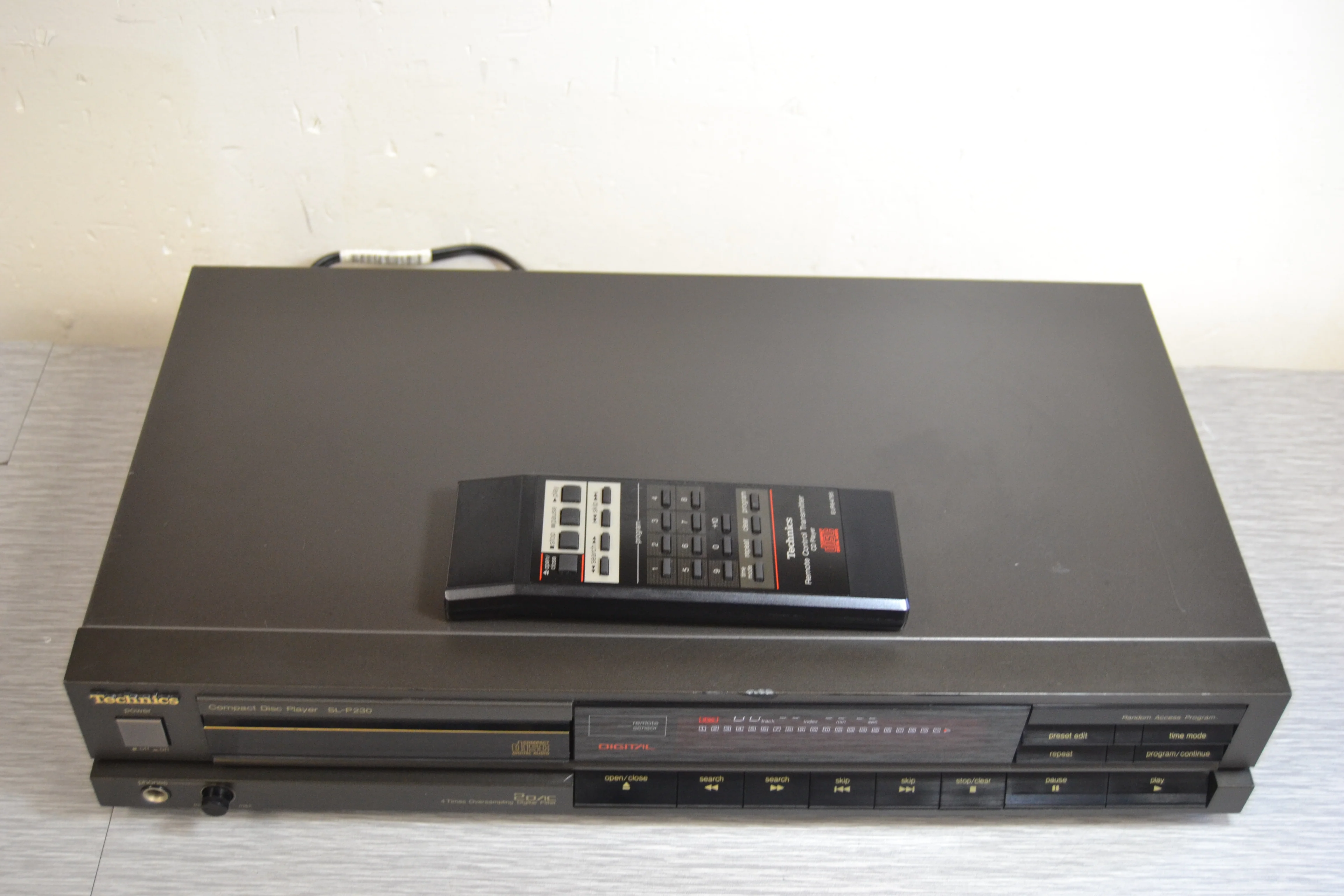 Technics SL-P230 Single CD Player * Remote Control - Image 6