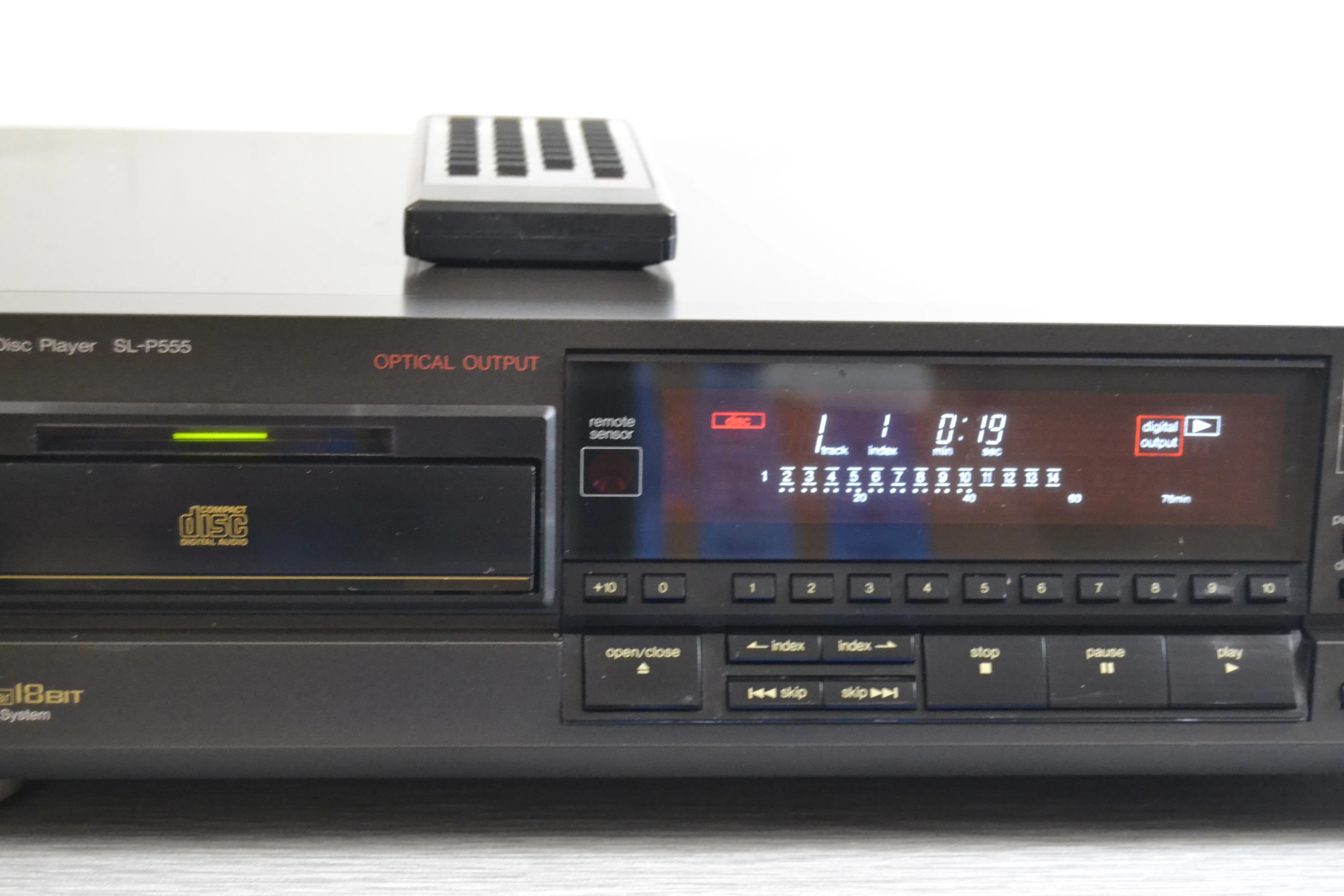 Technics SL-P555 Rare Vintage CD Player Class AA Japan Made 1988 * Remote - Image 3