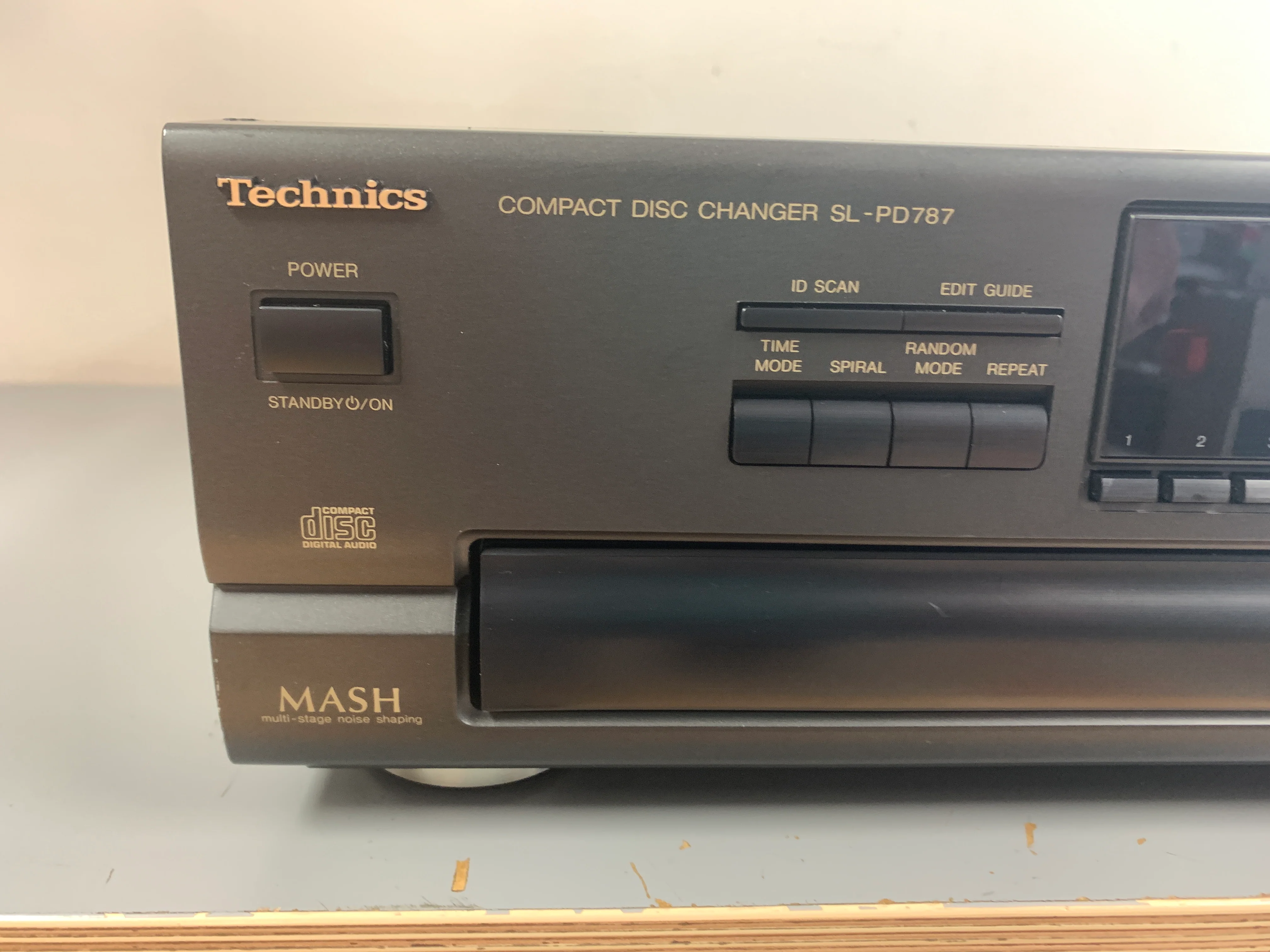 Technics SL-PD787 CD Changer - Image 2