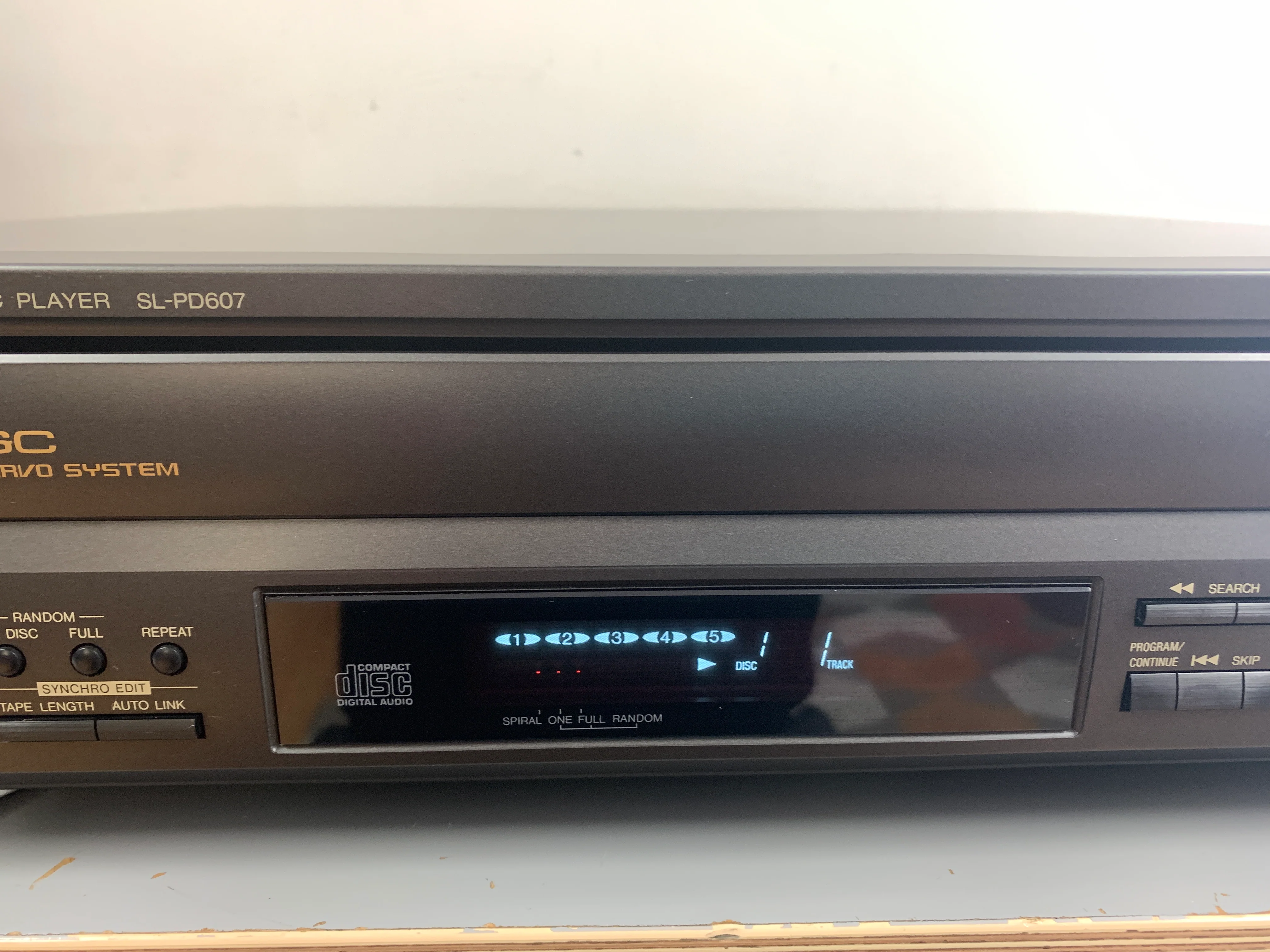 Technics SL-PD607 CD Player - Image 3