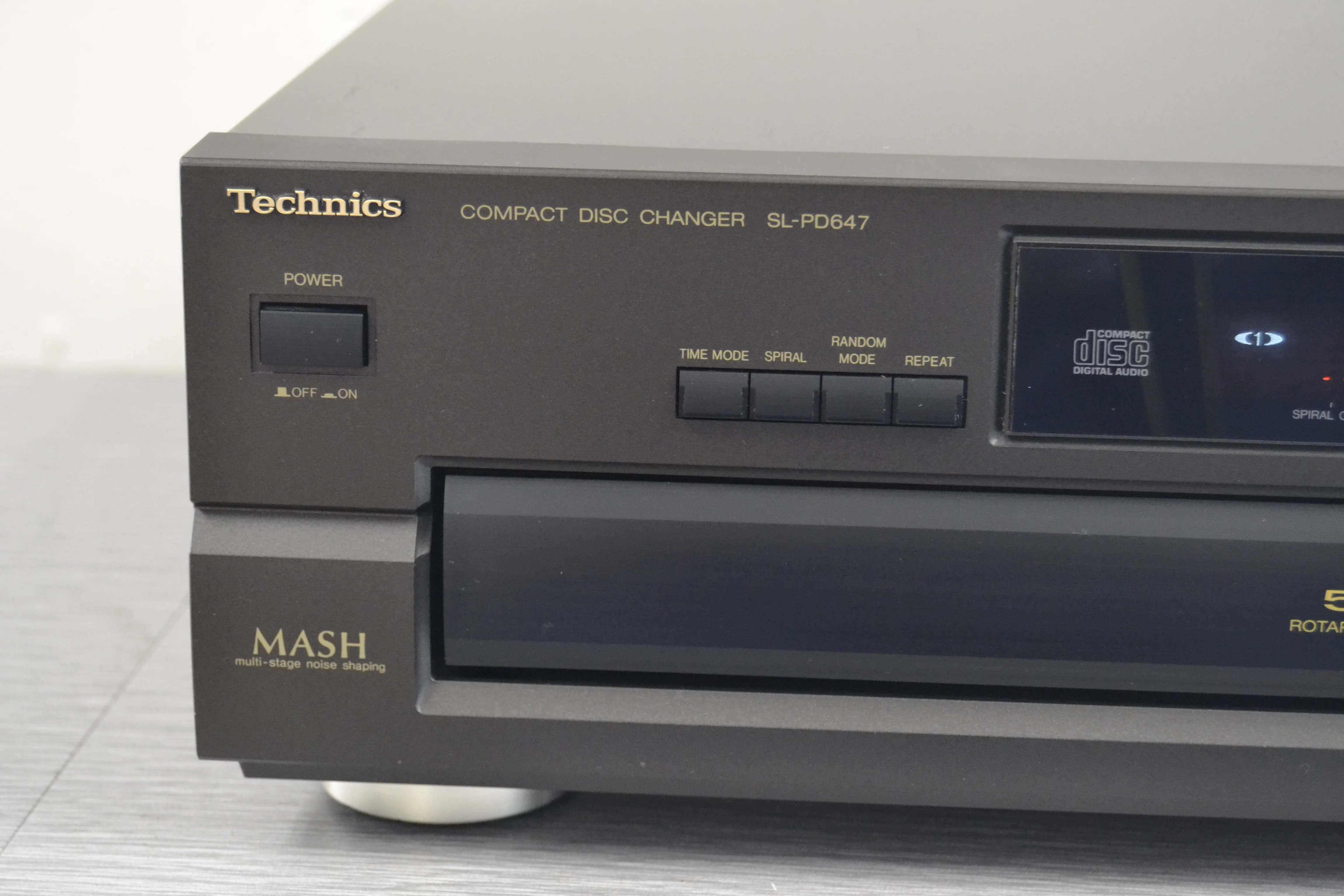 Technics SL-PD647 CD Carousel * 5 Discs - Image 2