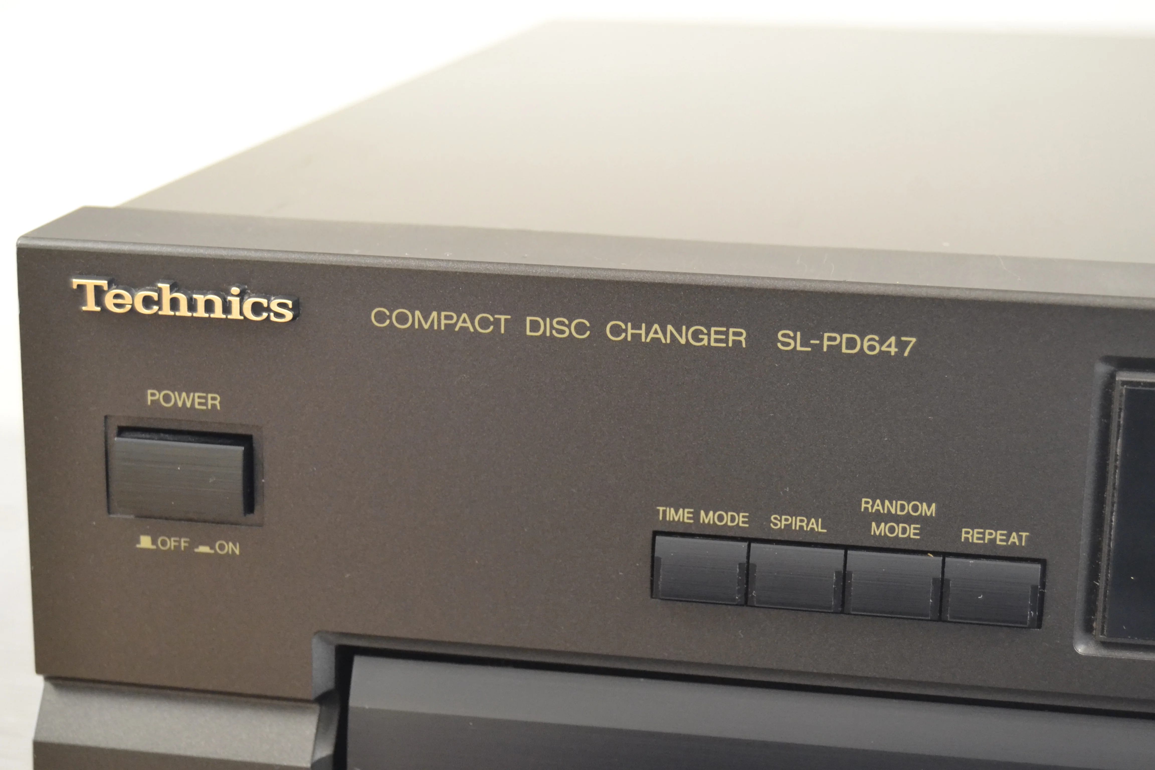 Technics SL-PD647 CD Carousel * 5 Discs - Image 5