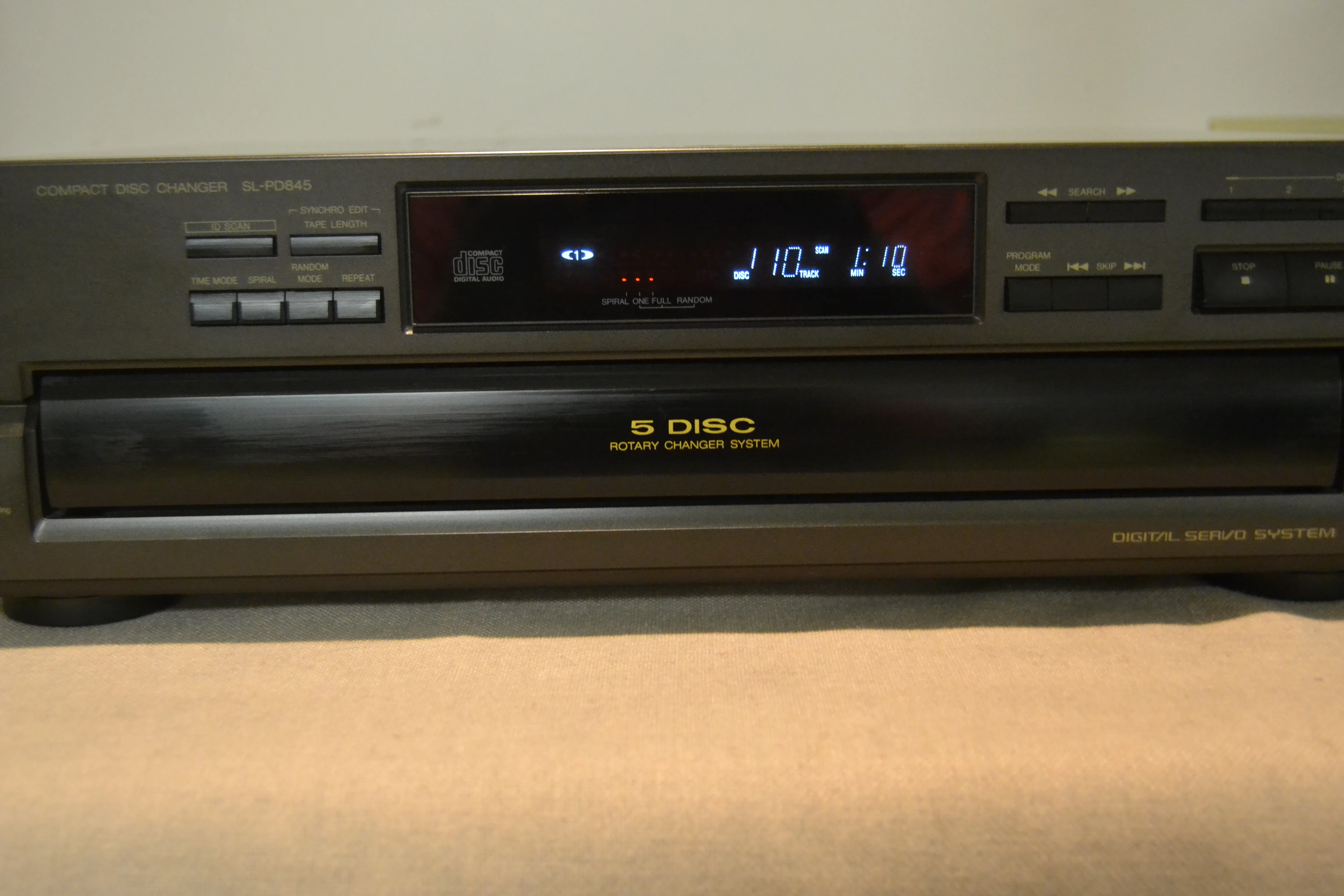 Technics SL-PD845 CD Carousel 5 Discs - Image 3