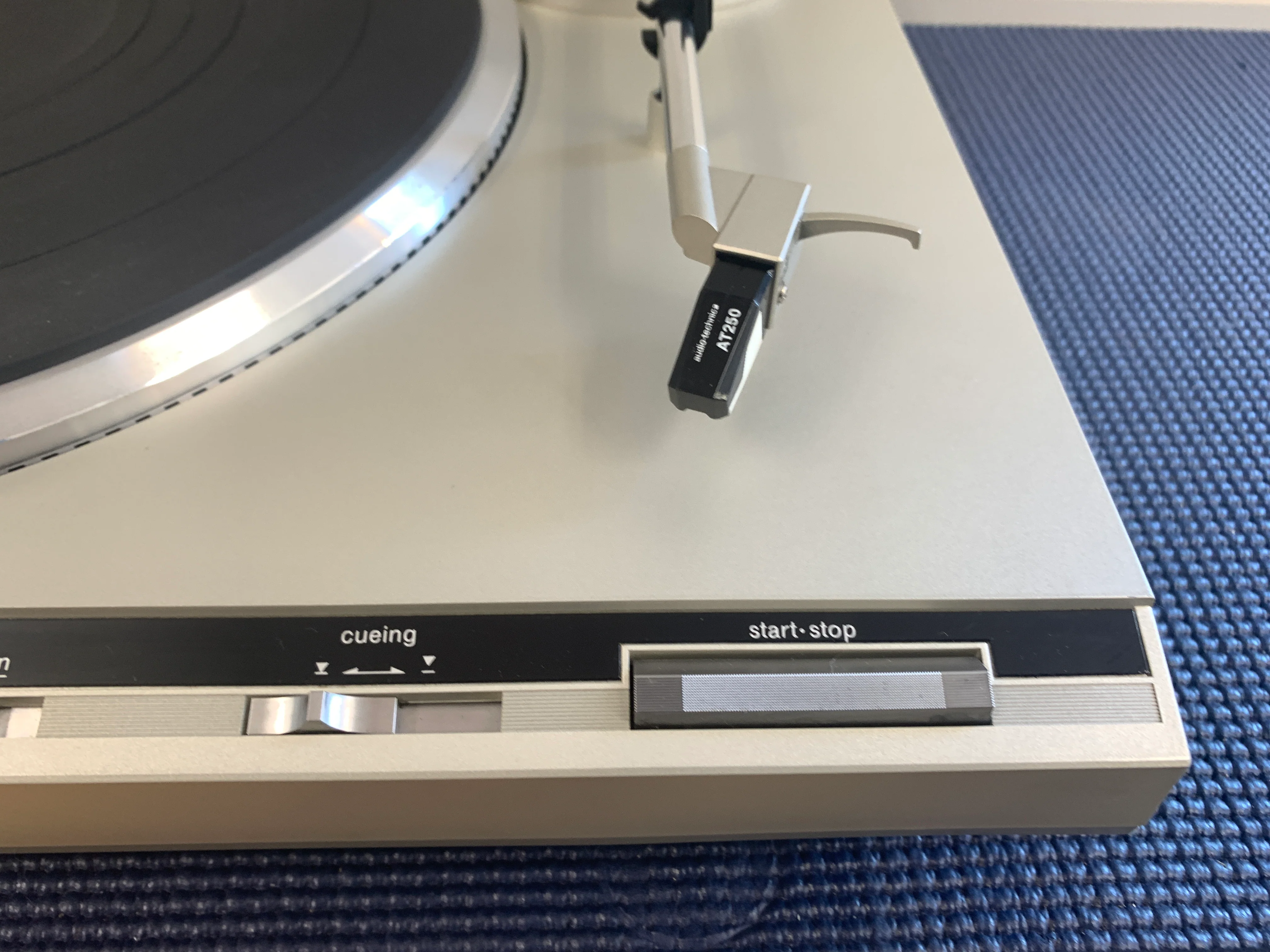 Technics SL-Q300 Direct Drive Fully Automatic Turntable - Image 6