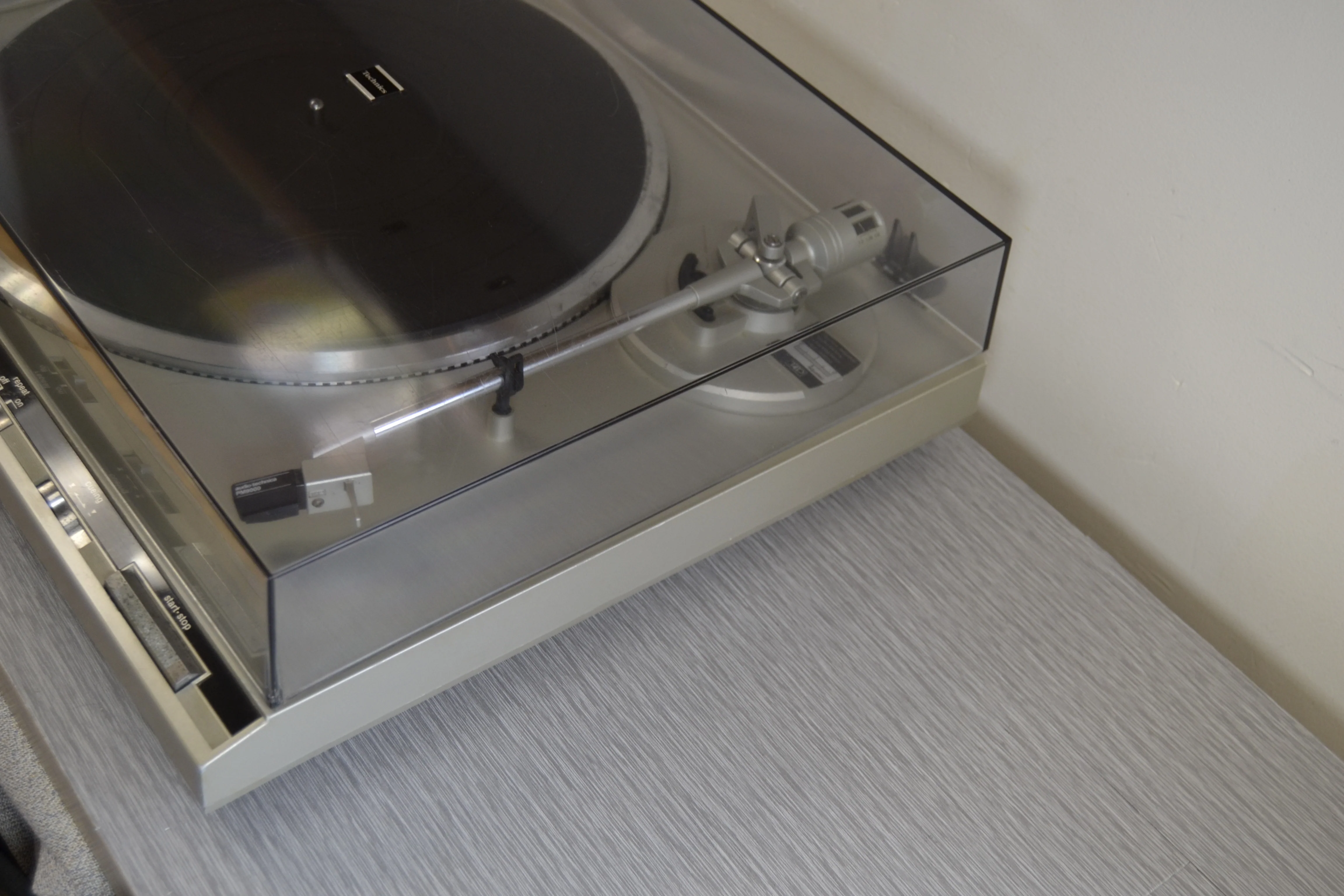 Technics SL-Q300 Turntable - Image 12