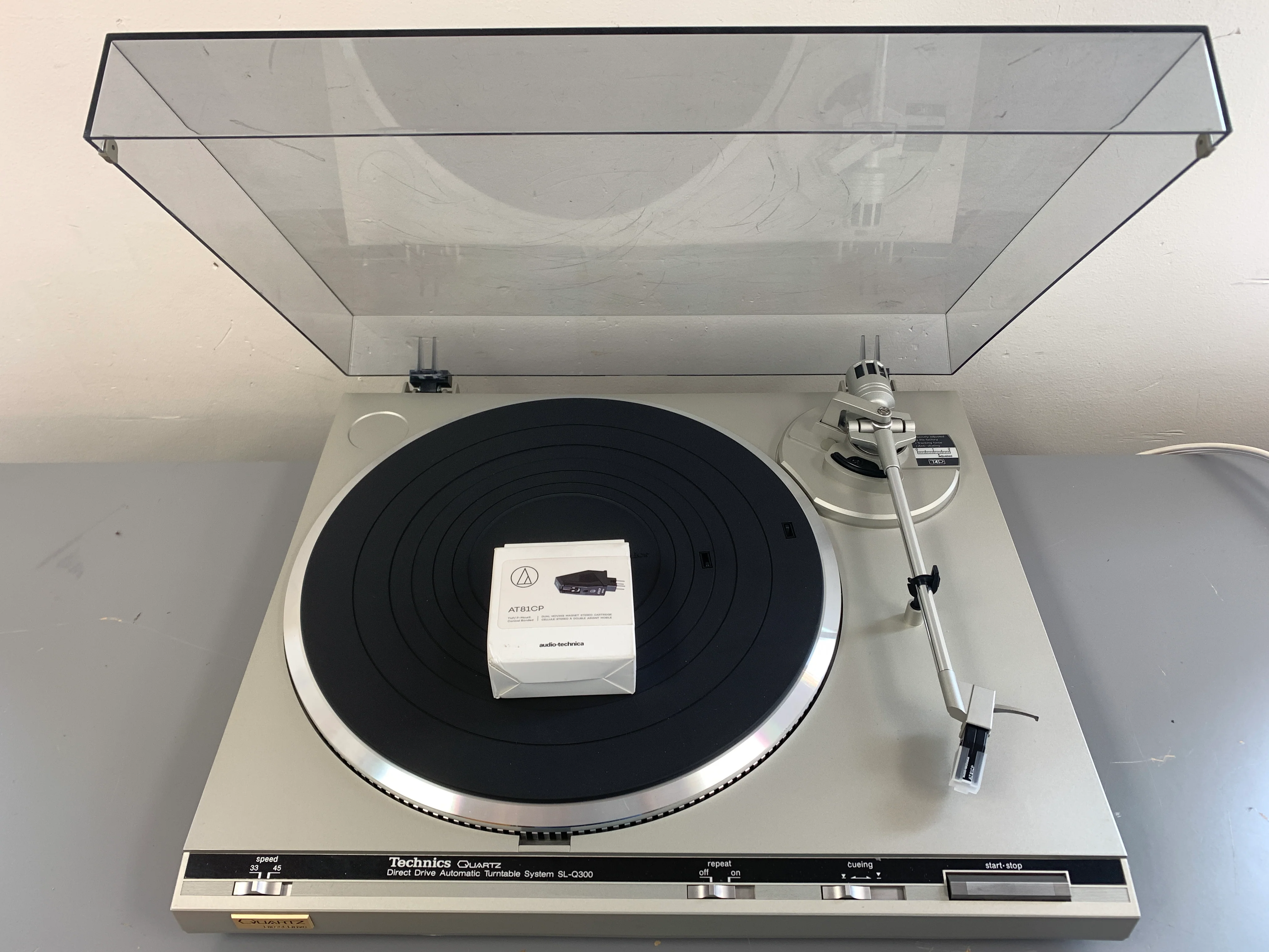 Technics SL-Q300 Turntable with NEW AT81CP Cartridge