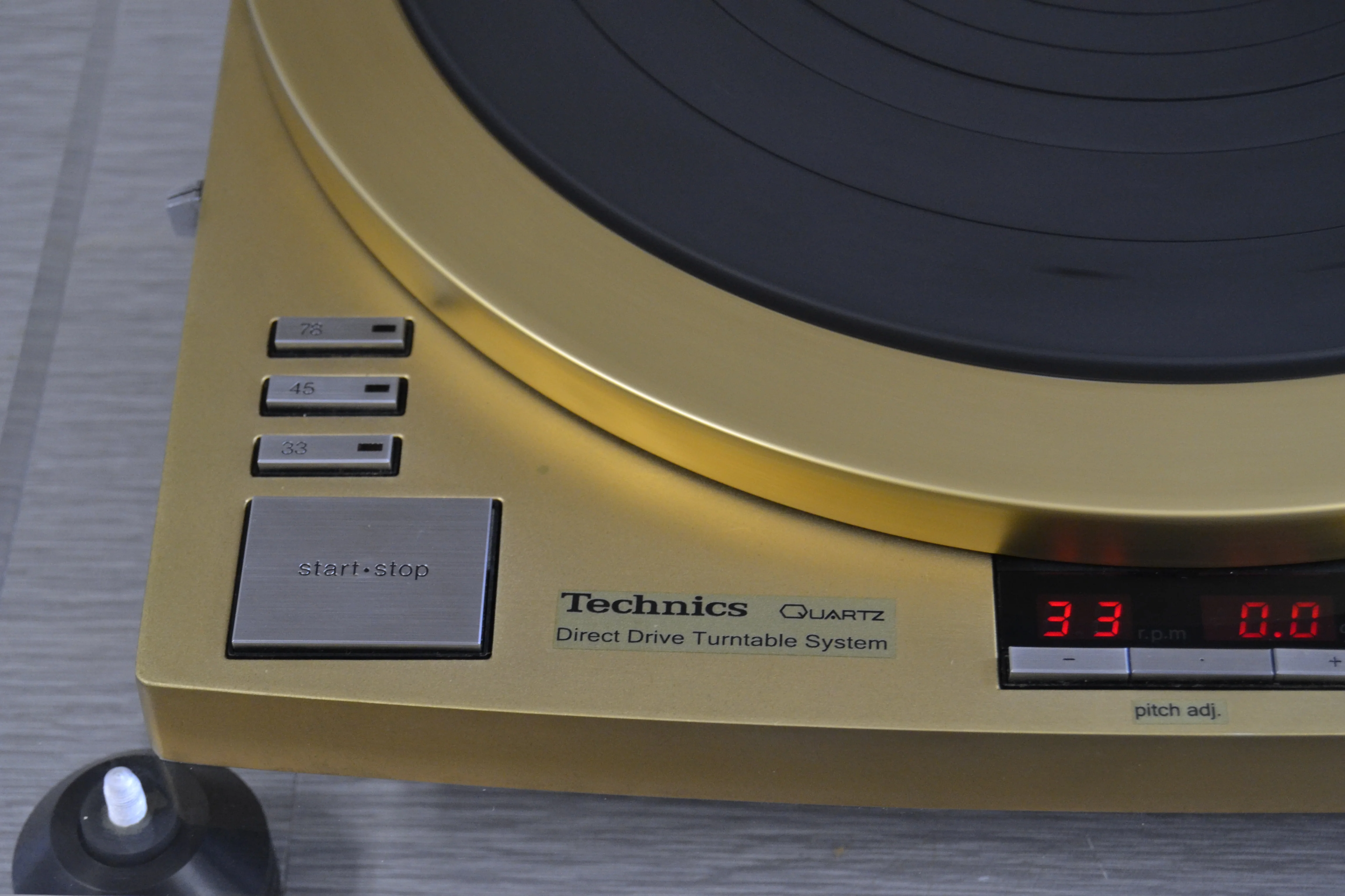 RARE Technics SP-15 Direct Drive Turntable GOLD - Custom Poly Plinth ! - Rebuilt and Recapped ! - Image 2