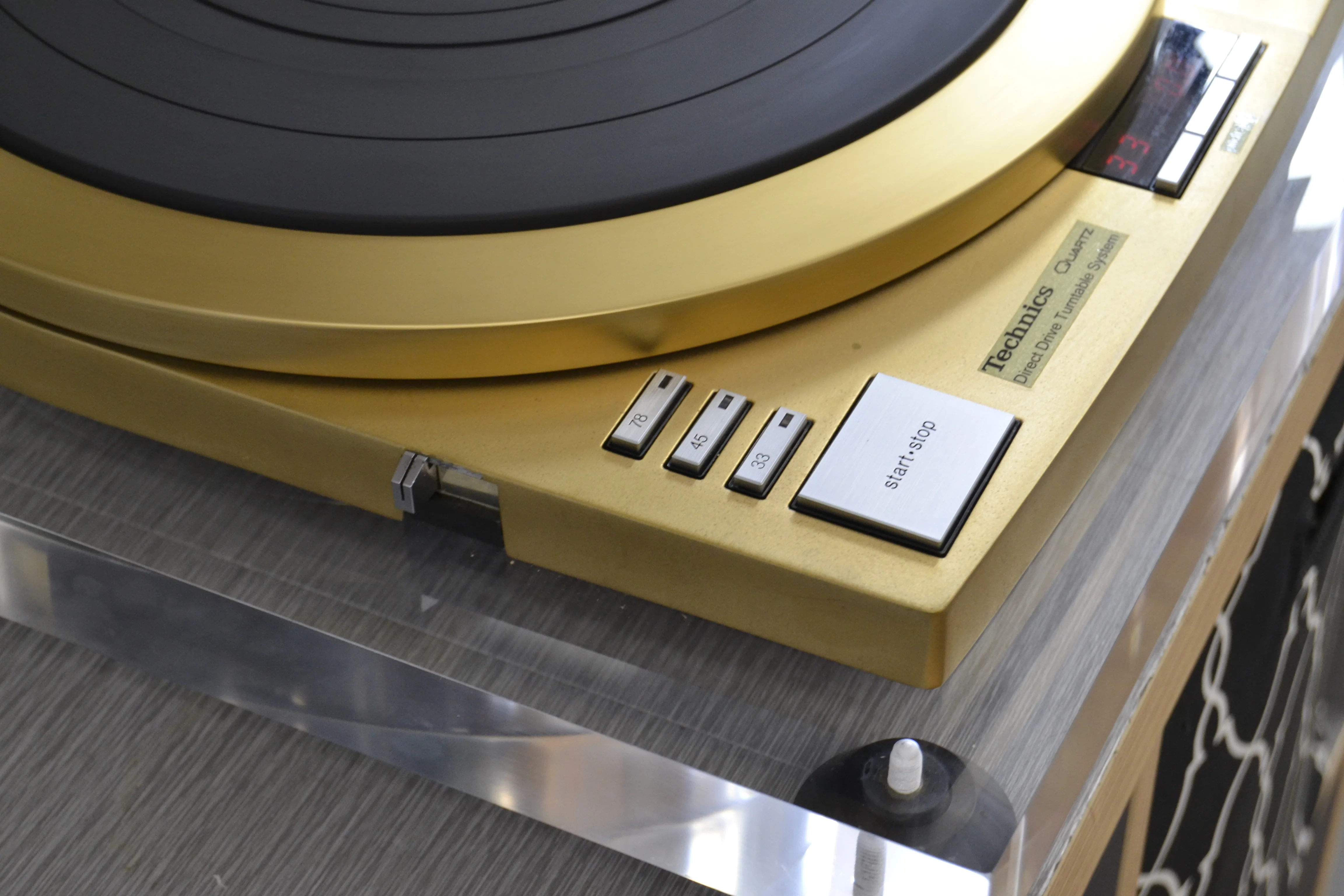RARE Technics SP-15 Direct Drive Turntable GOLD - Custom Poly Plinth ! - Rebuilt and Recapped ! - Image 7