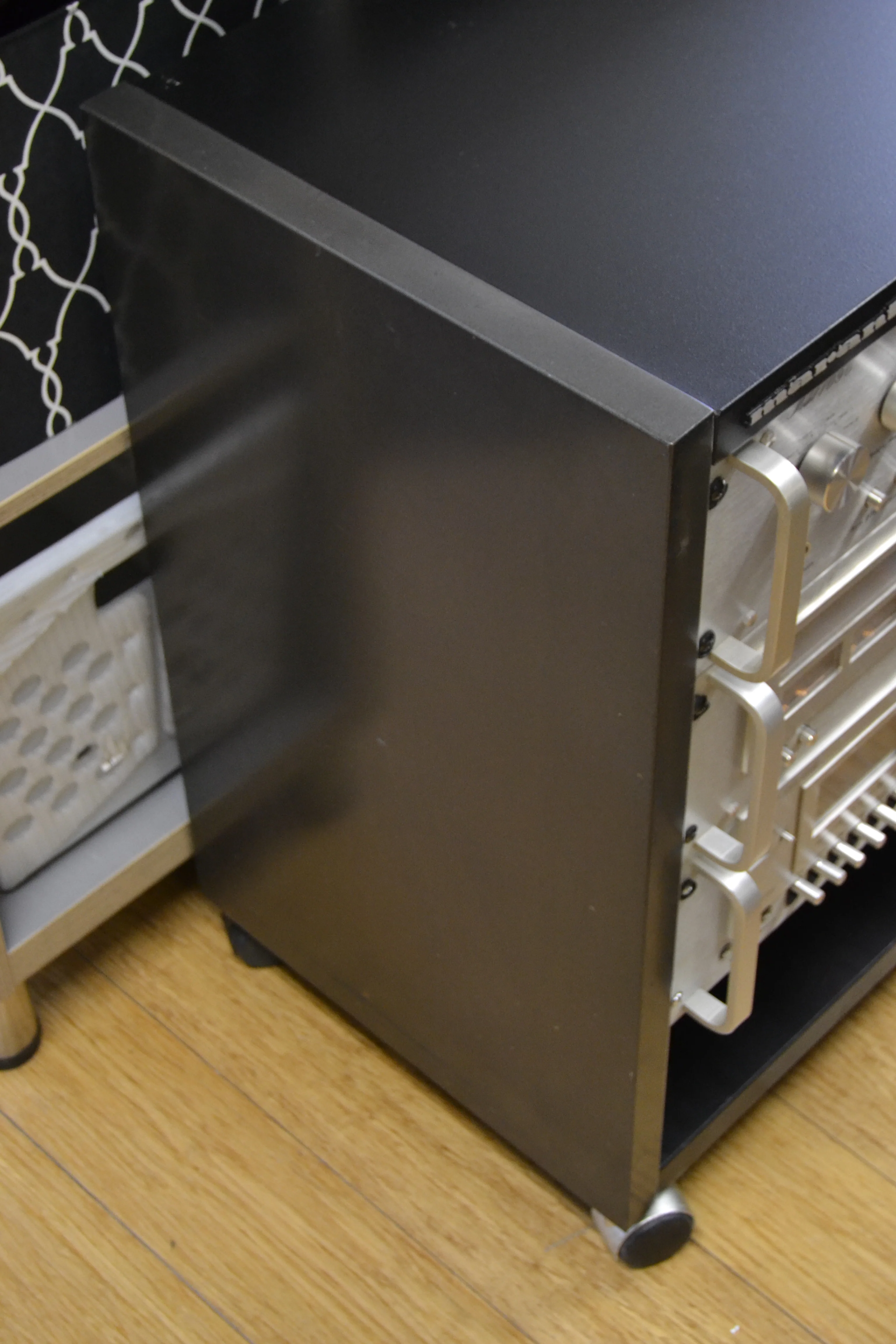 The Marantz Rack with 1090 Integrated Amplifier * 2100L Tuner * 5010B Cassette * - Image 12