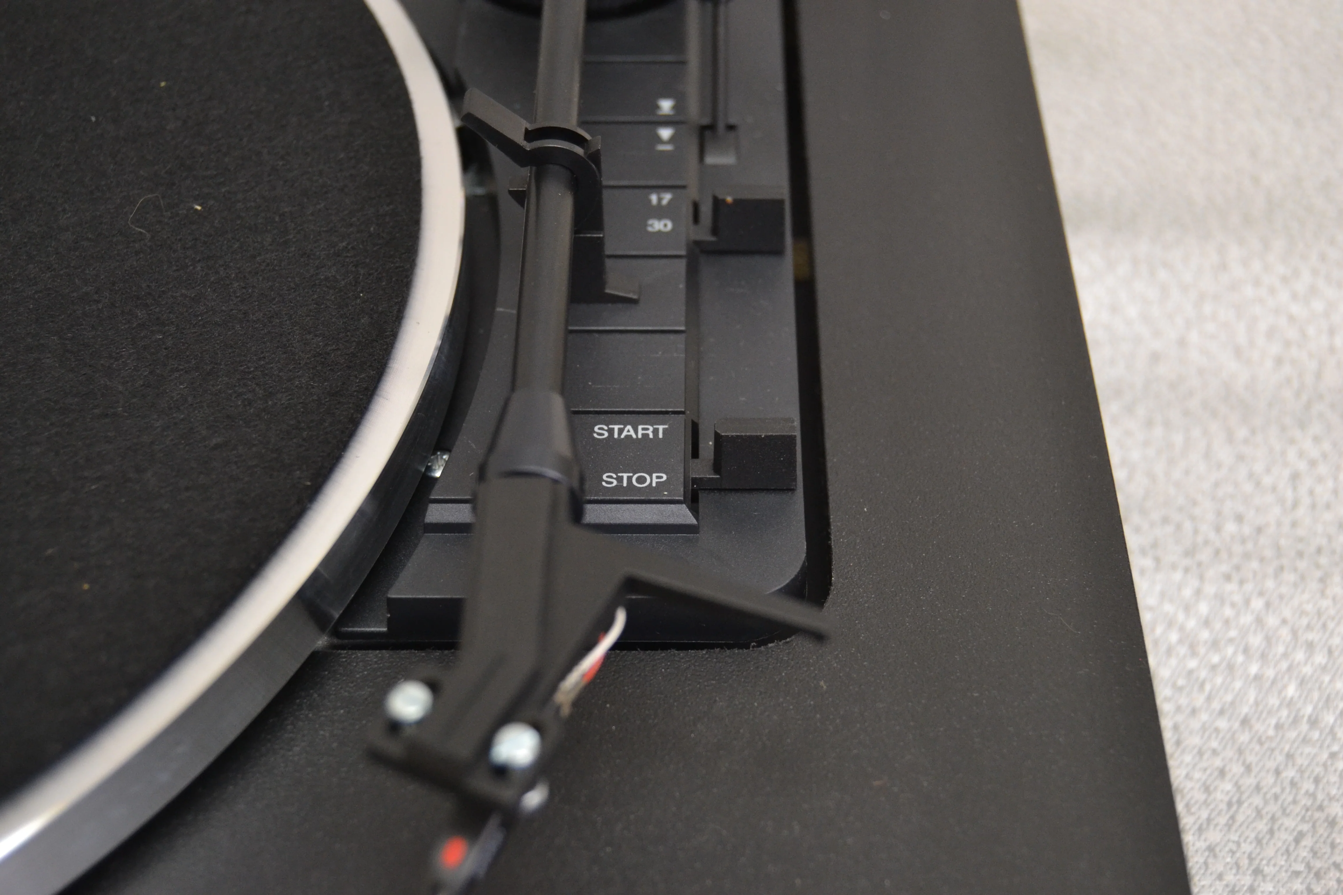 Thorens TD190 3-Speed Belt-Drive Turntable * Original Box * Manual * Ortofon OM10 Cartridge - Image 7