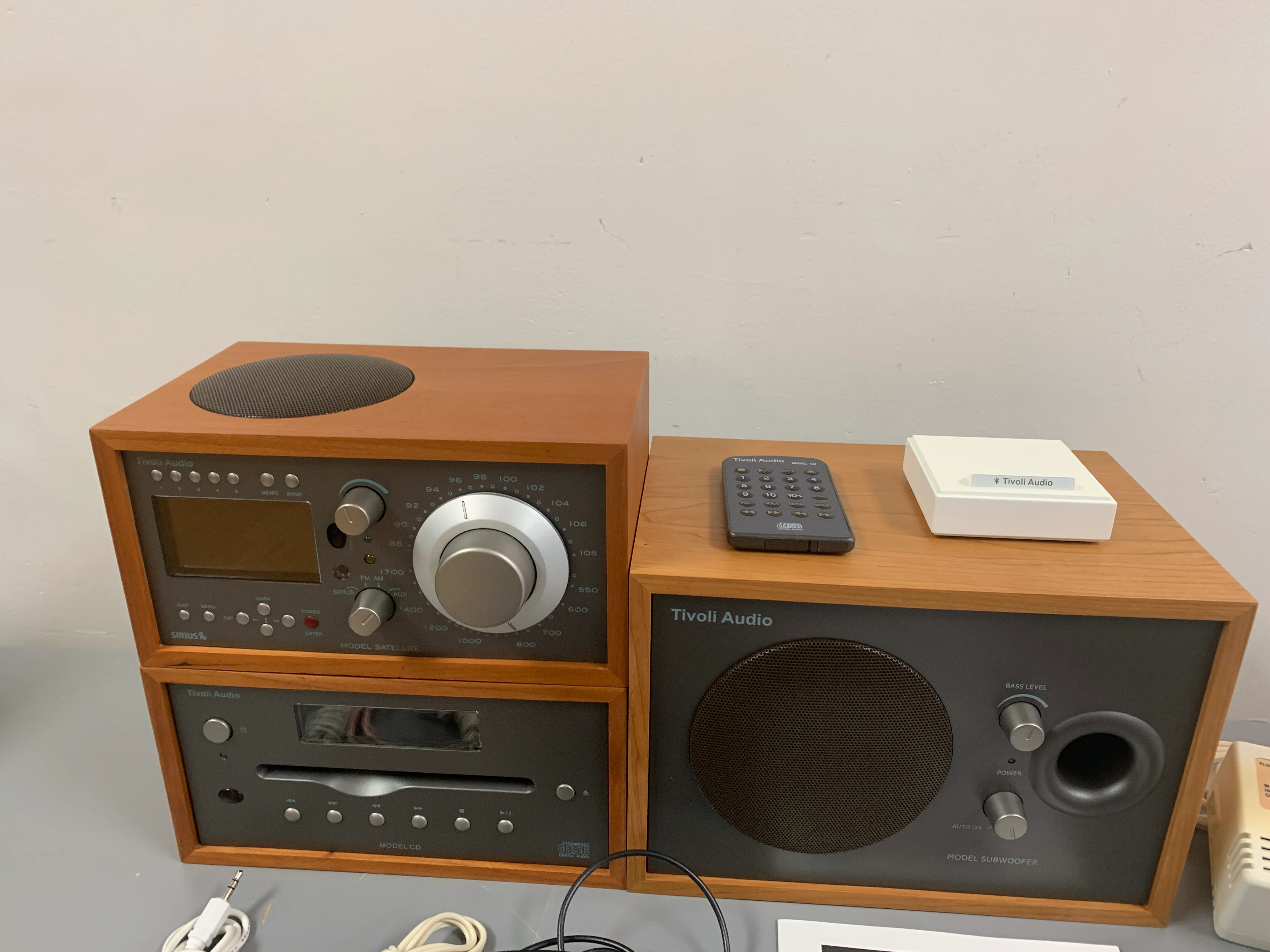 Tivoli Audio Complete Set - Model Satellite - Model CD - Model Subwoofer - Bluetooth - Remotes and Cables - Image 2