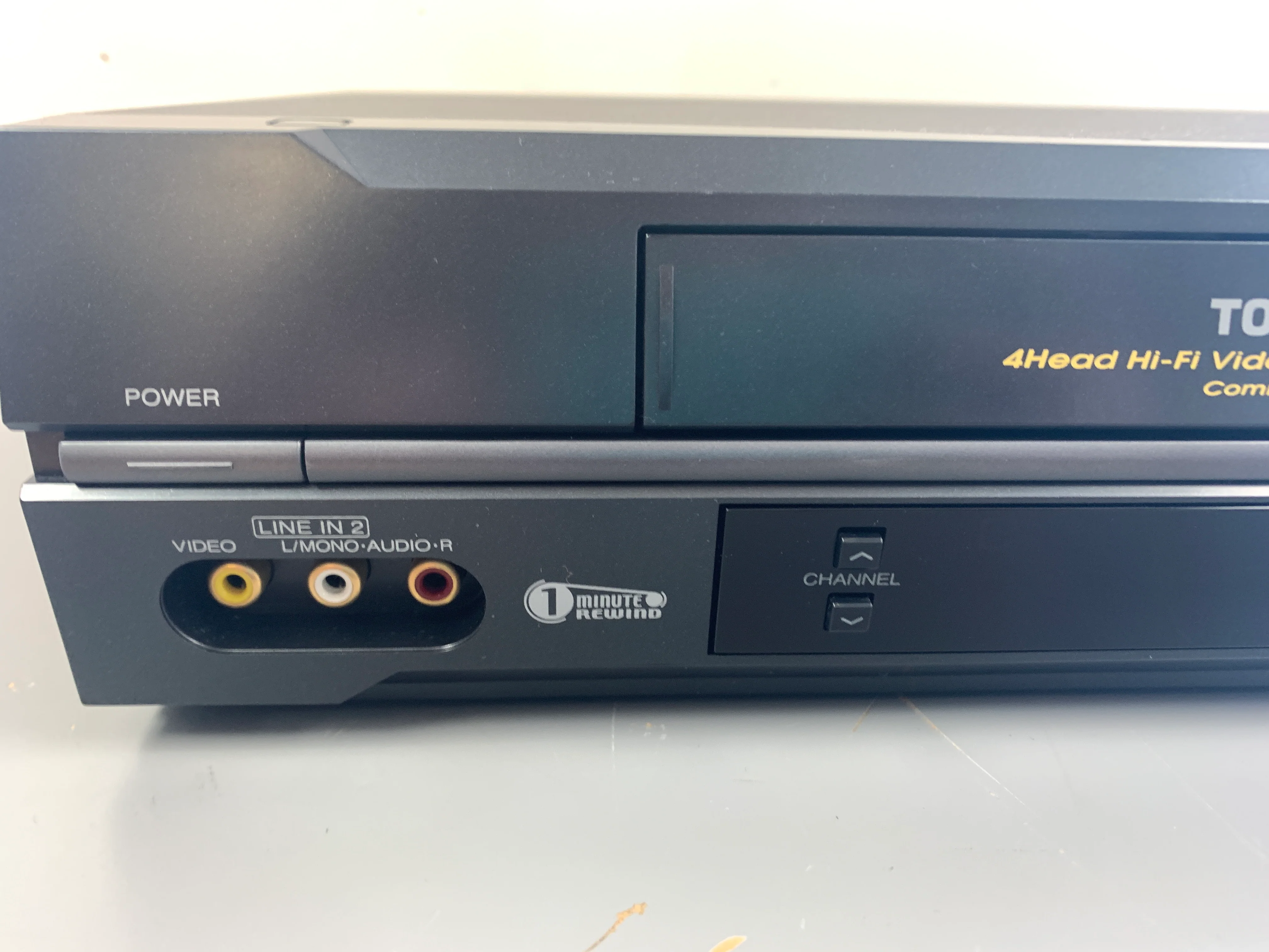Toshiba 4 Head Hi-Fi VCR W-522 - Image 2