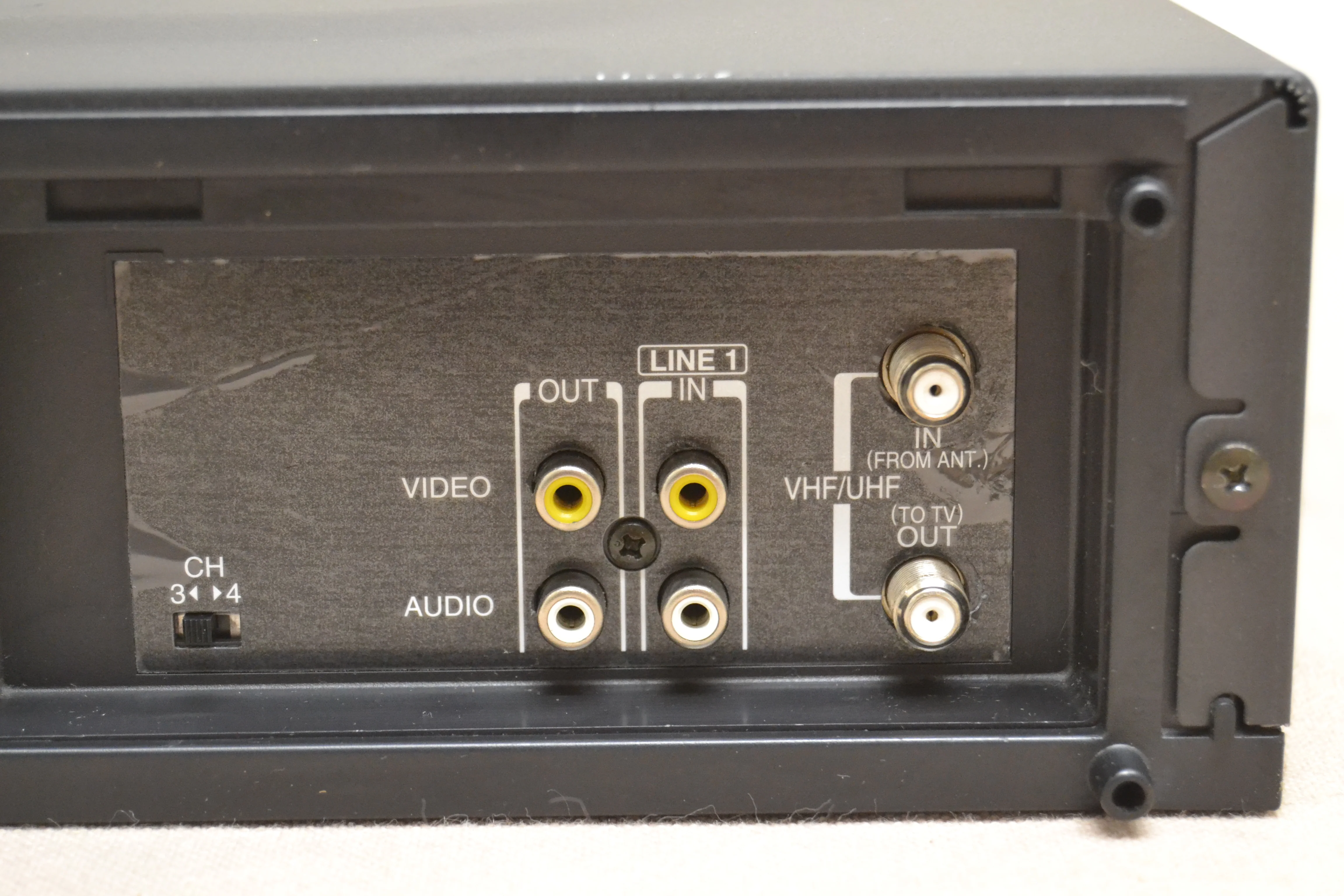 Toshiba M-472 Video Cassette Recorder * Remote * Fully Serviced New Belts - Image 12