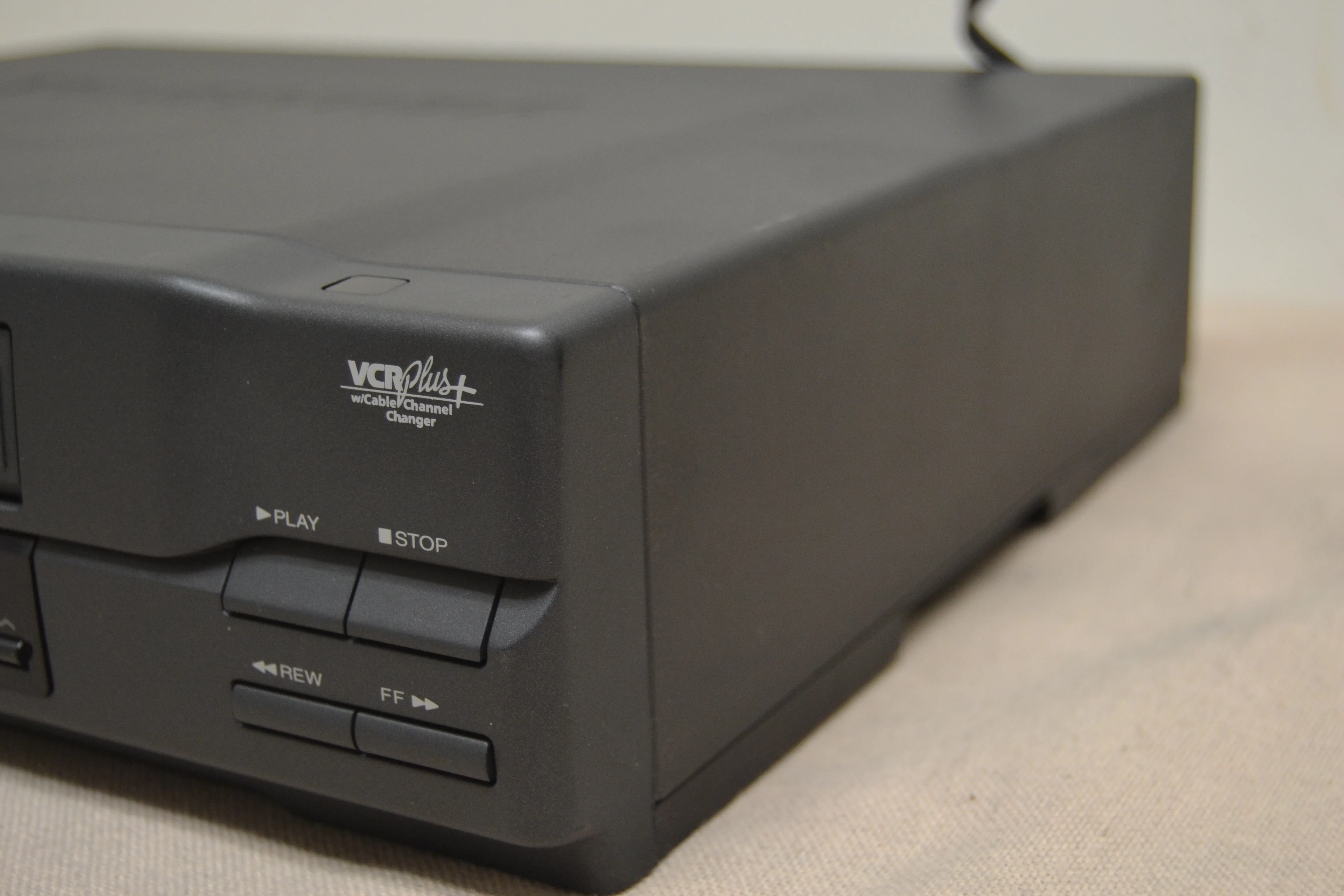 Toshiba M-472 Video Cassette Recorder * Remote * Fully Serviced New Belts - Image 8