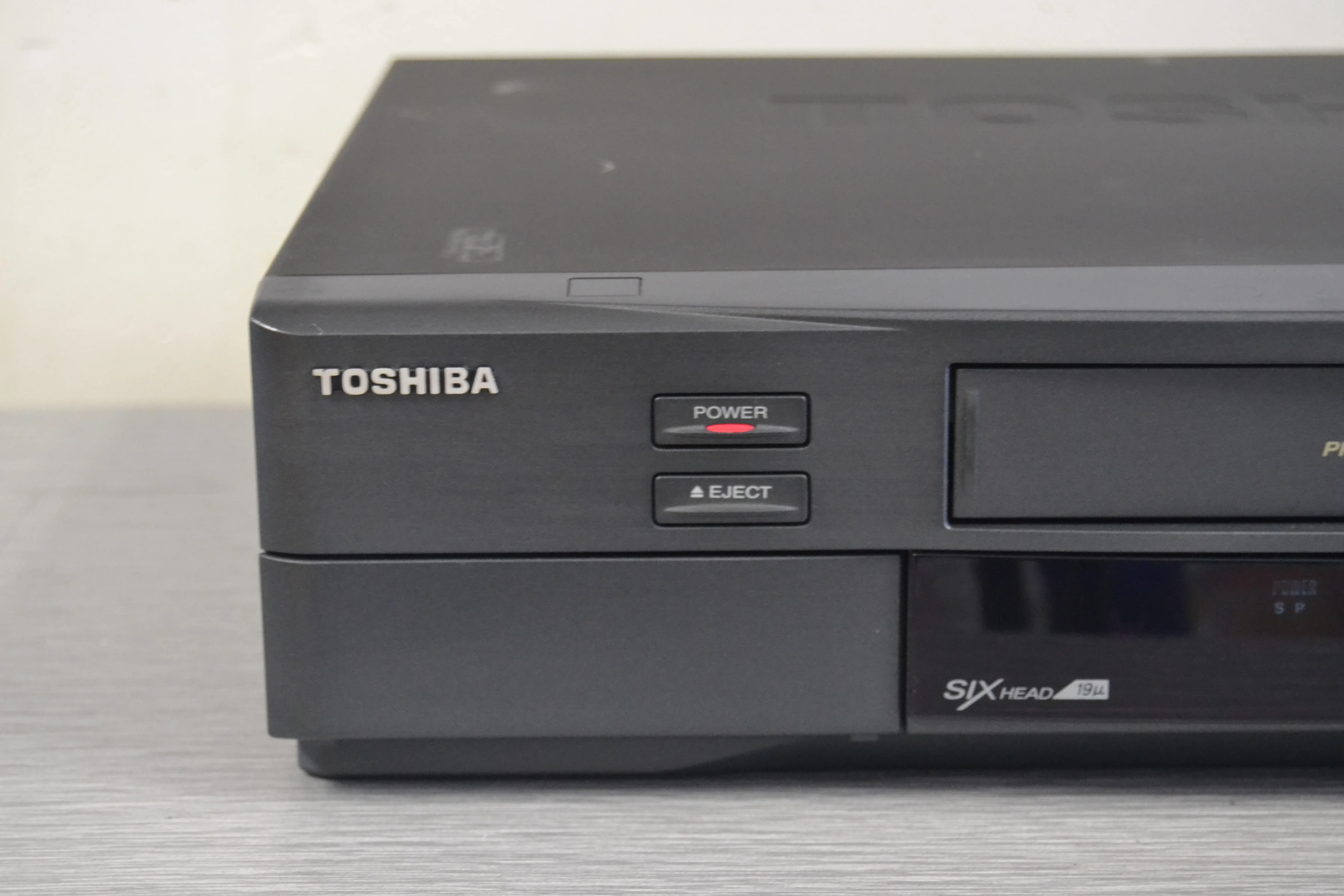 Toshiba M754 VHS Video Cassette Recorder - Image 2