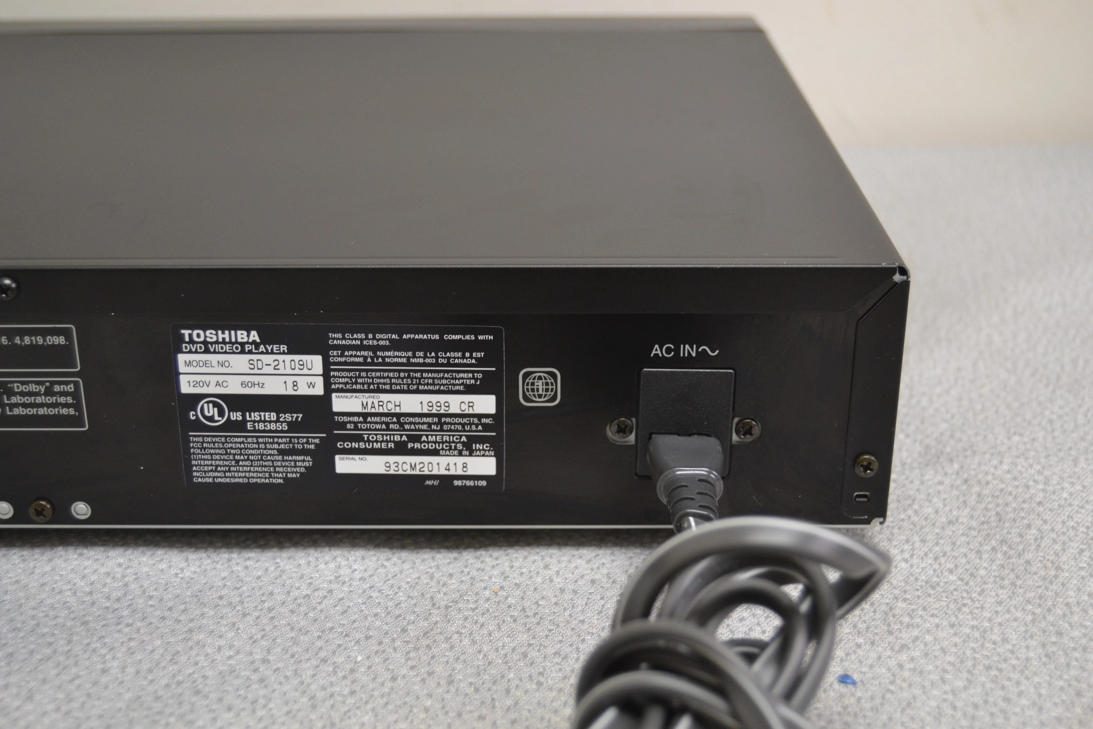 Toshiba SD-2109U Single DVD/CD Player - Image 9