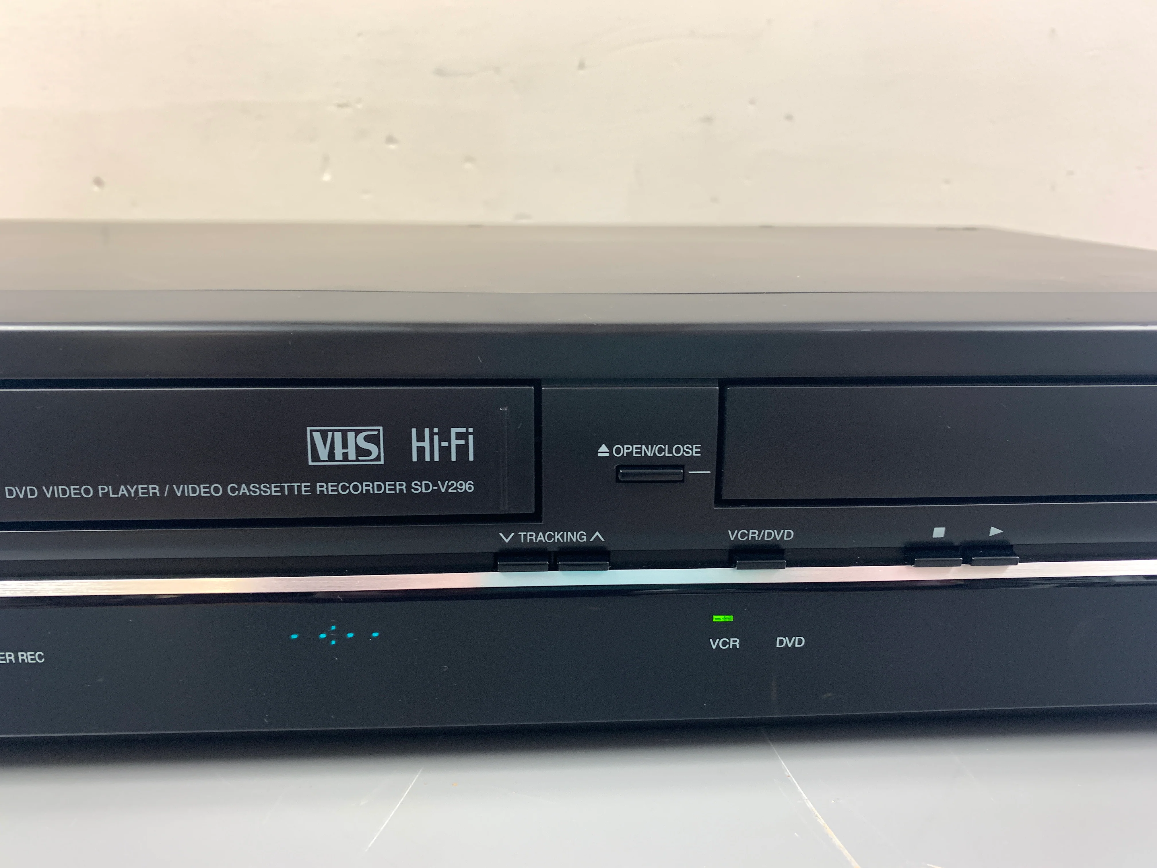Toshiba SD-V296 DVD/VCR Combo Player - Image 3