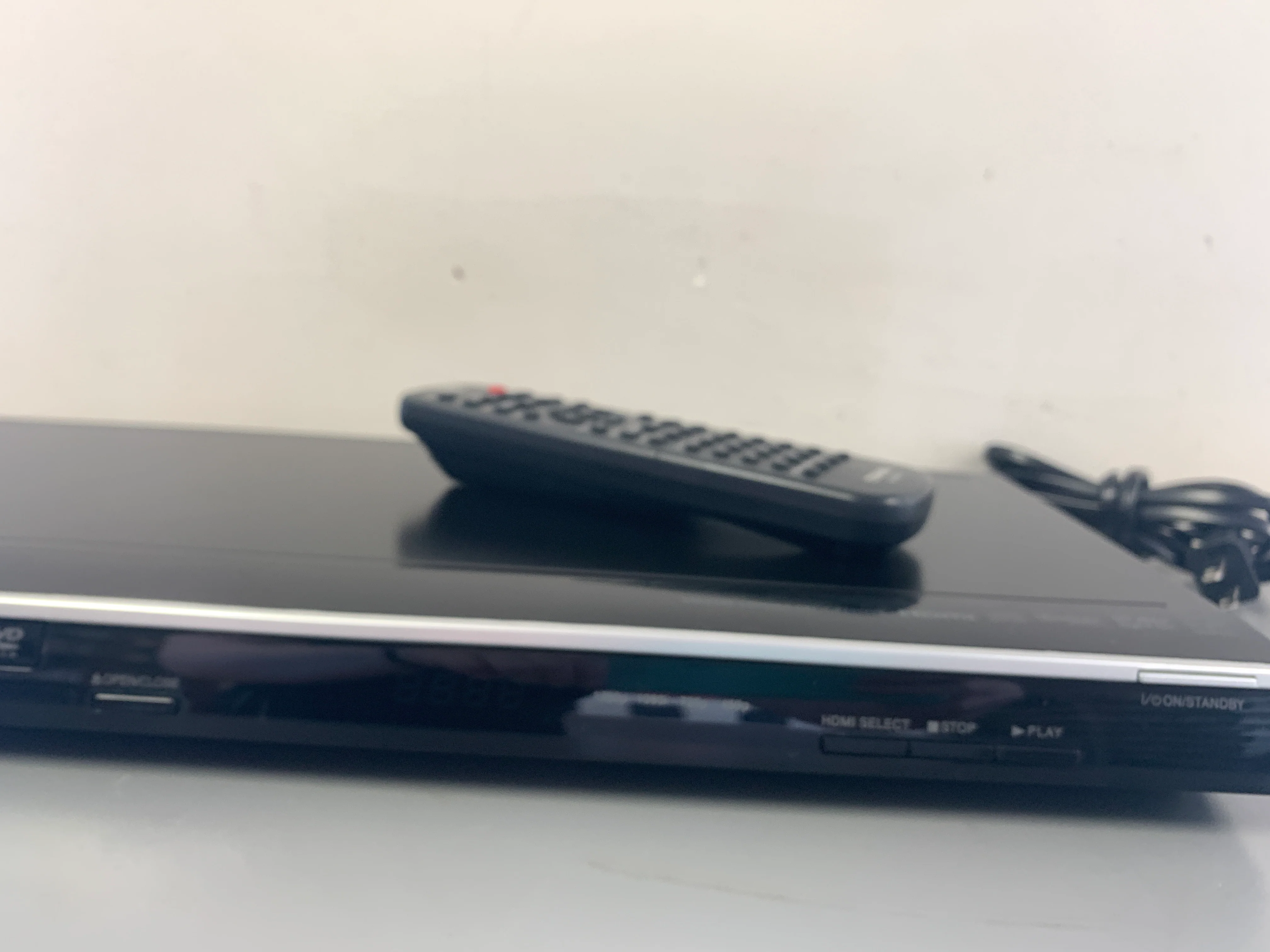Toshiba SDK1000 DVD/CD Player * Remote - Image 3