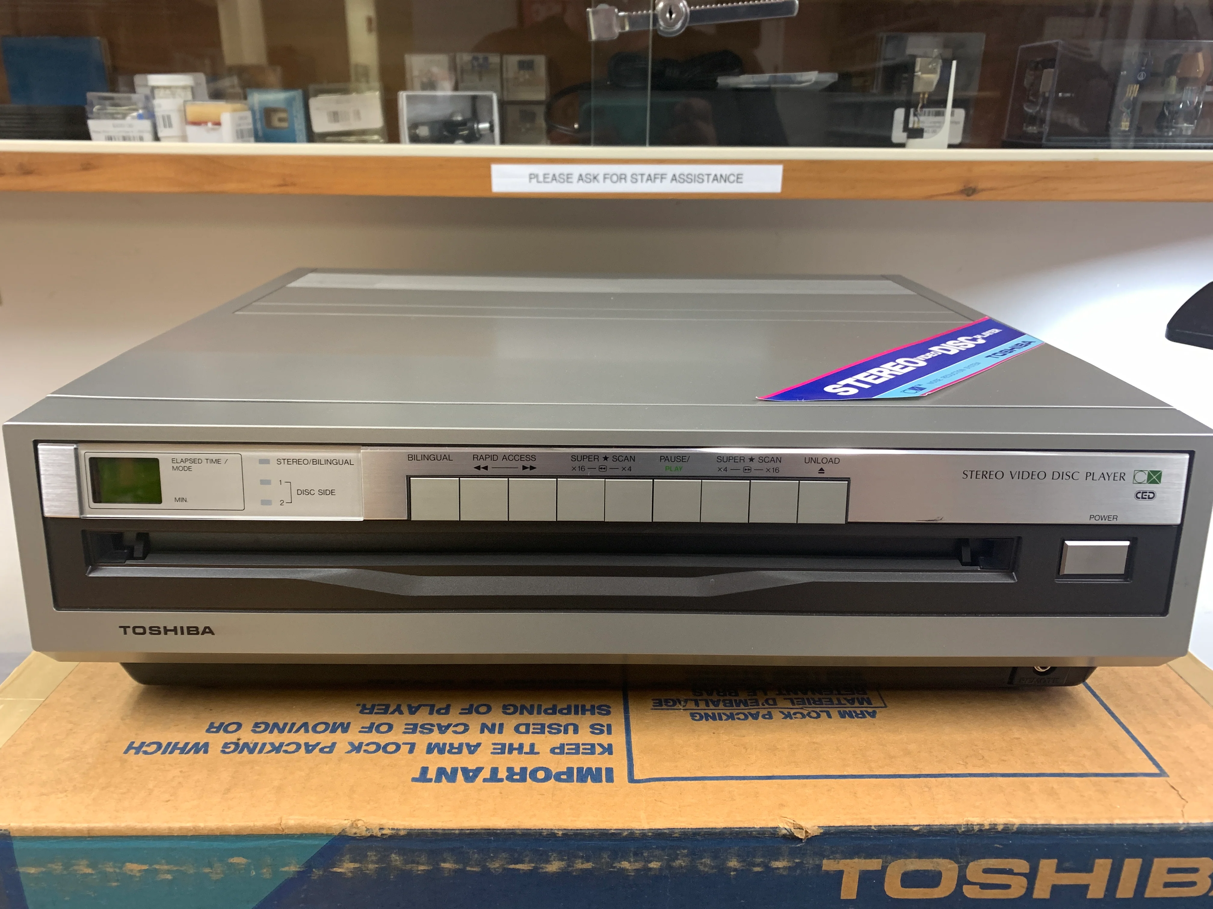 Toshiba VP-550 * CED RCA Video Disc Player * New Open Box * Serviced with New Belts * Box * Remote * Manual - Image 3