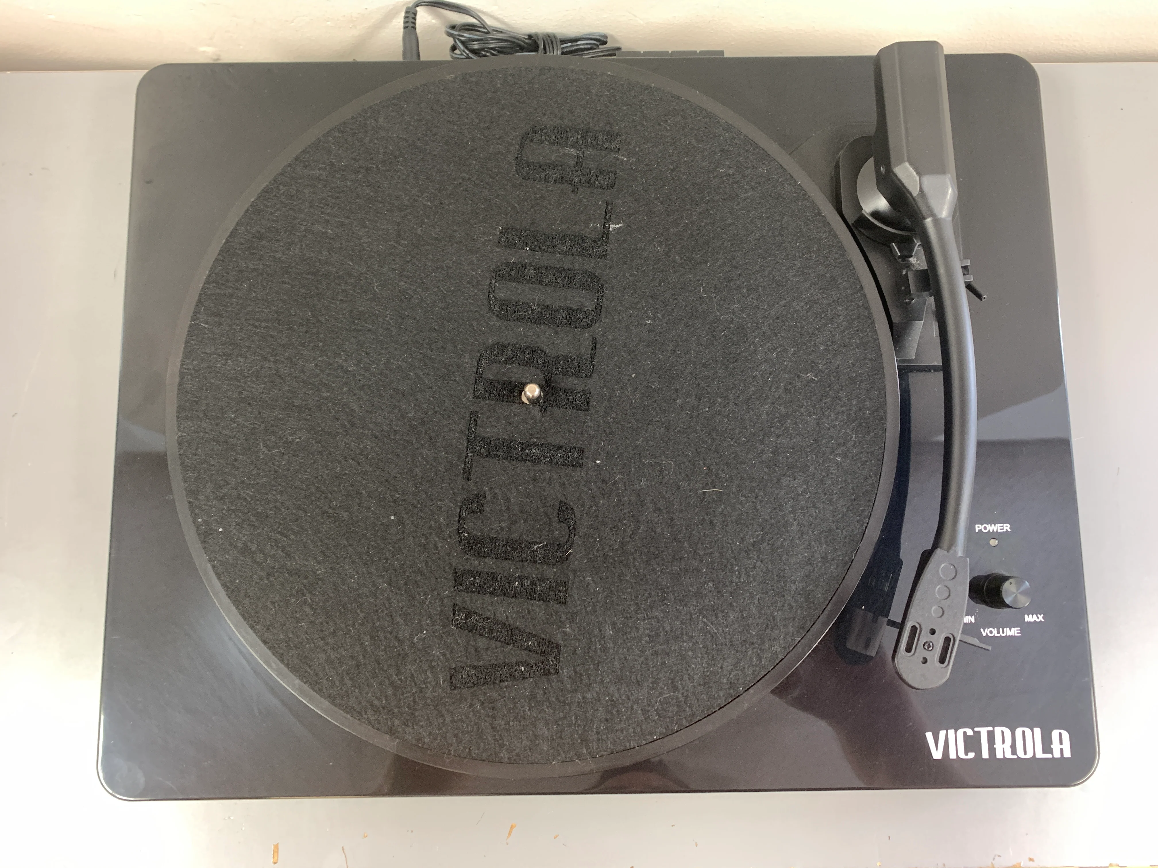 Victrola ITUT-420 Bluetooth Turntable - Image 6