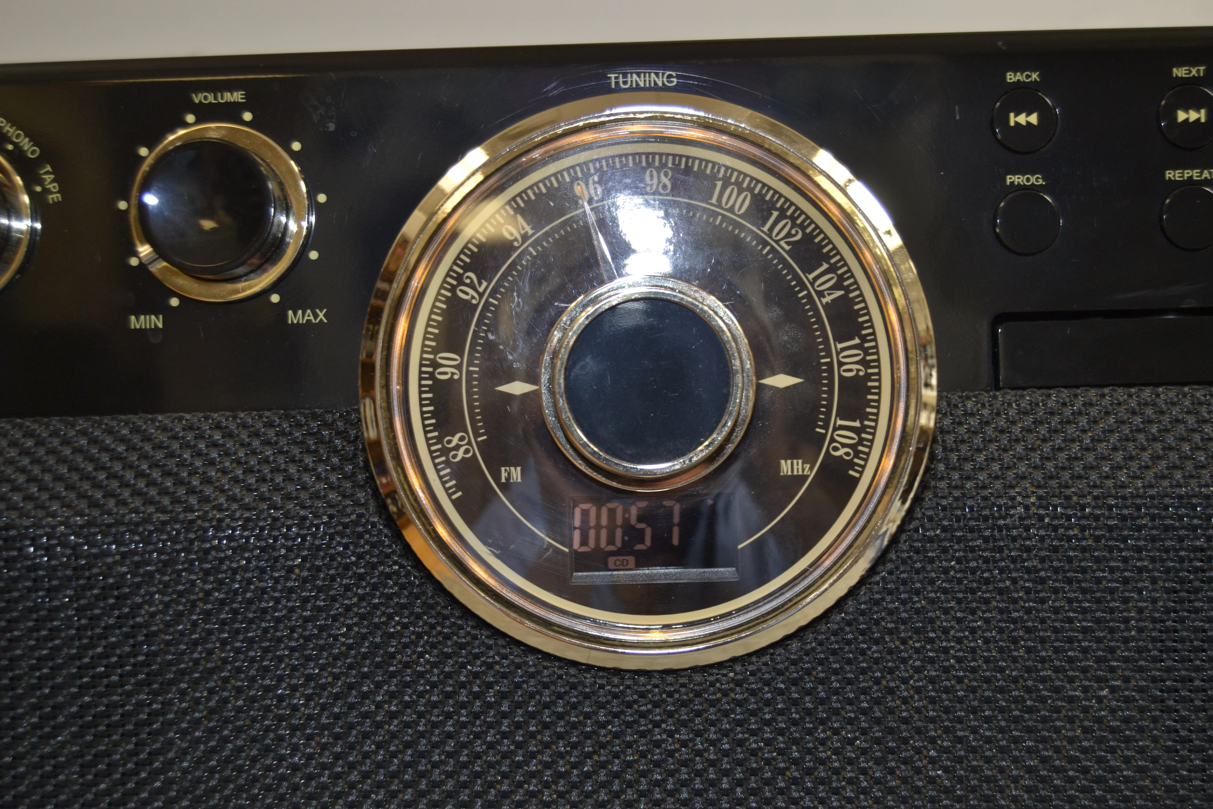 Victrola VTA-370B * All in One * Turntable * Radio * CD * Cassette * Speakers - Image 3
