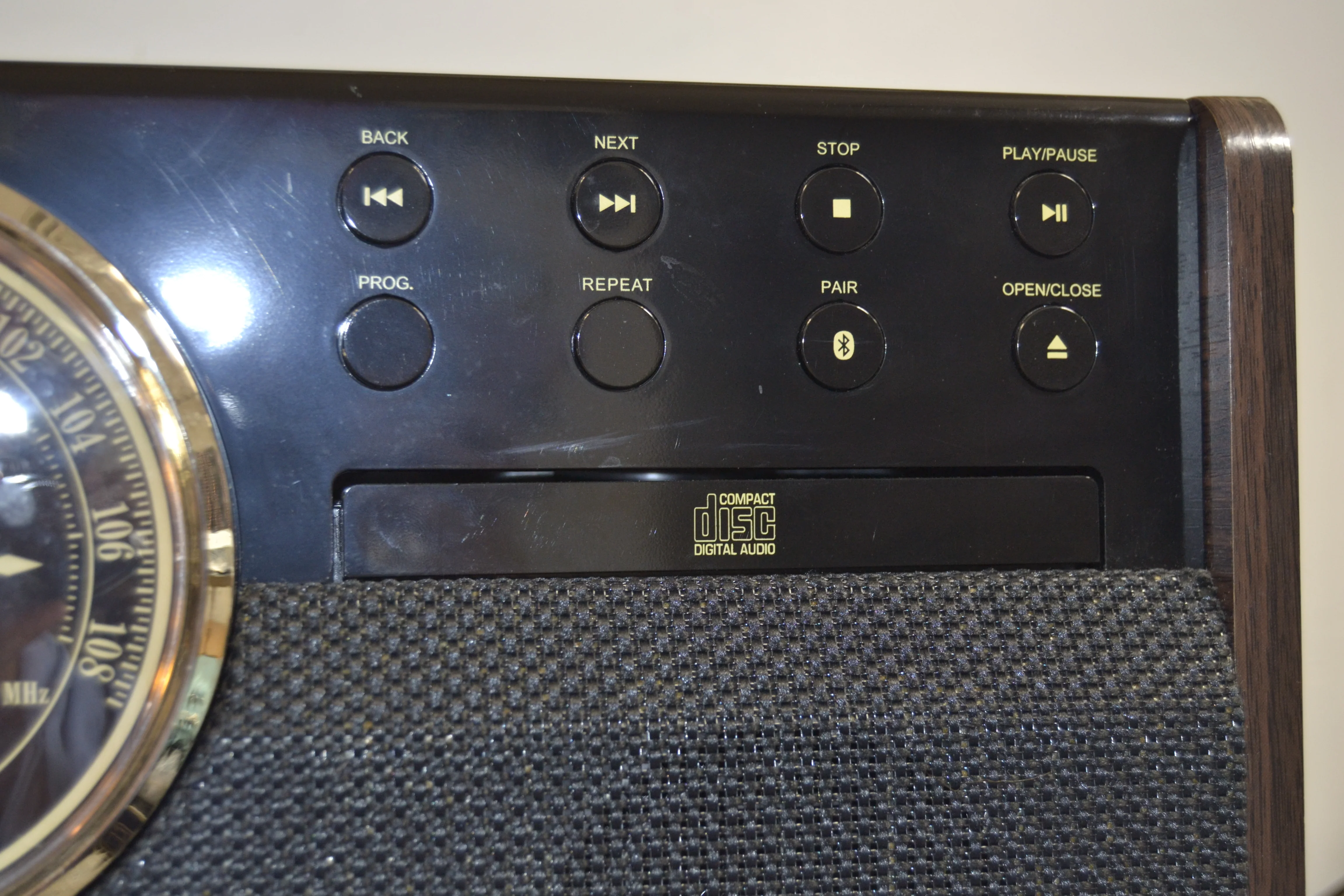 Victrola VTA-370B * All in One * Turntable * Radio * CD * Cassette * Speakers - Image 4
