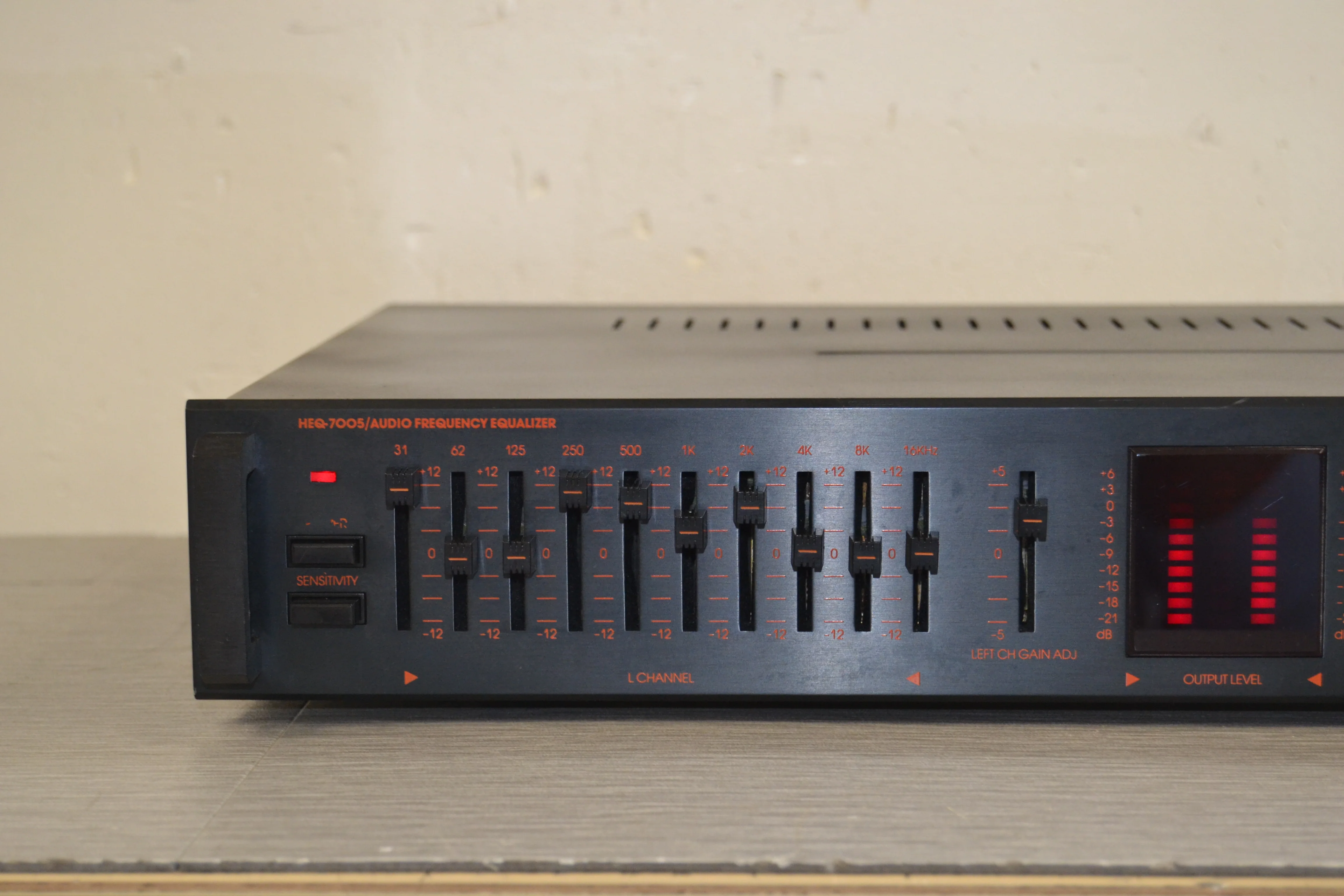 Vintage Coustic HEQ-7005 10-Band Audio Frequency Equalizer - Image 2
